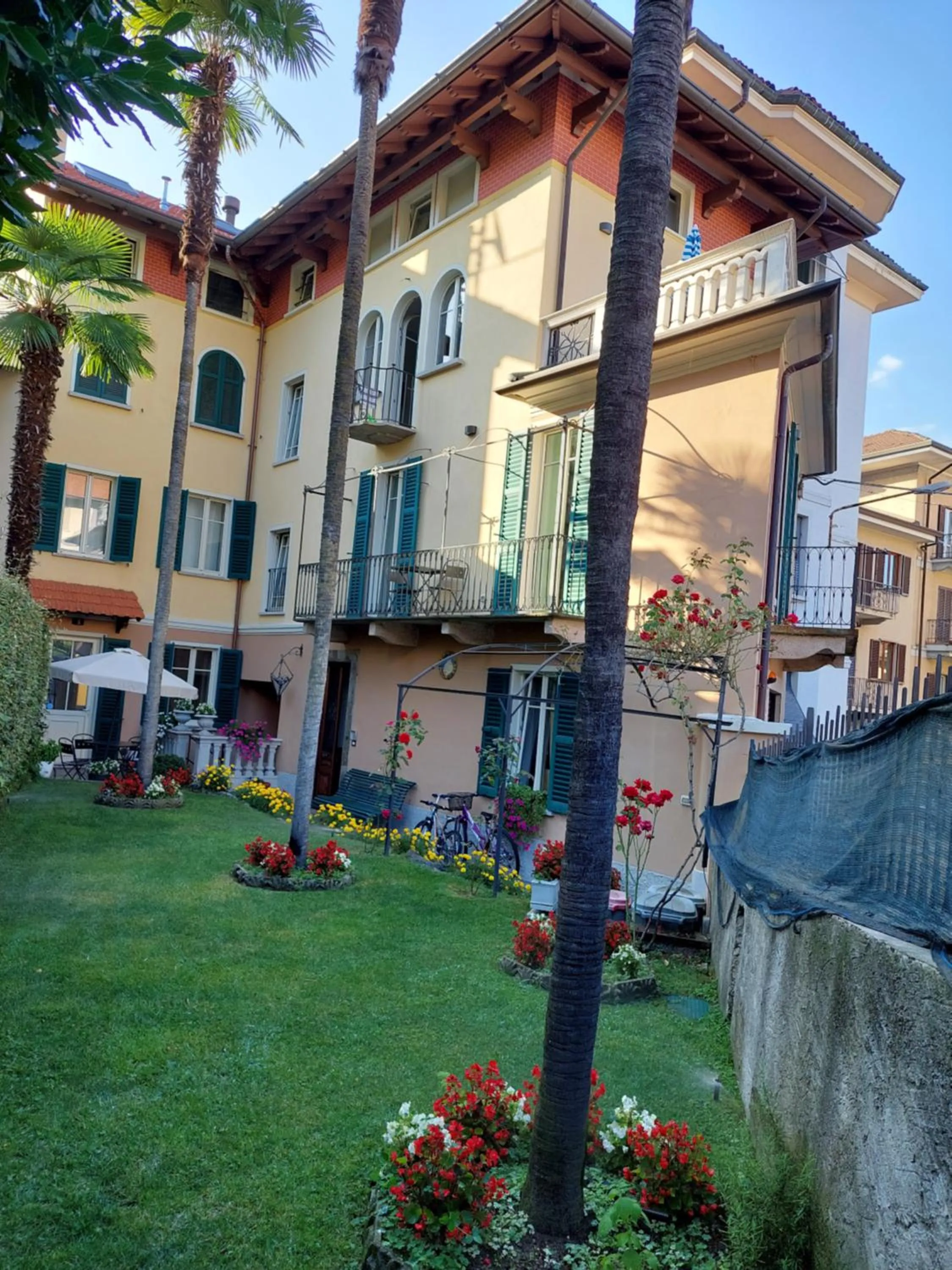 Property building in Casa Lari Stresa