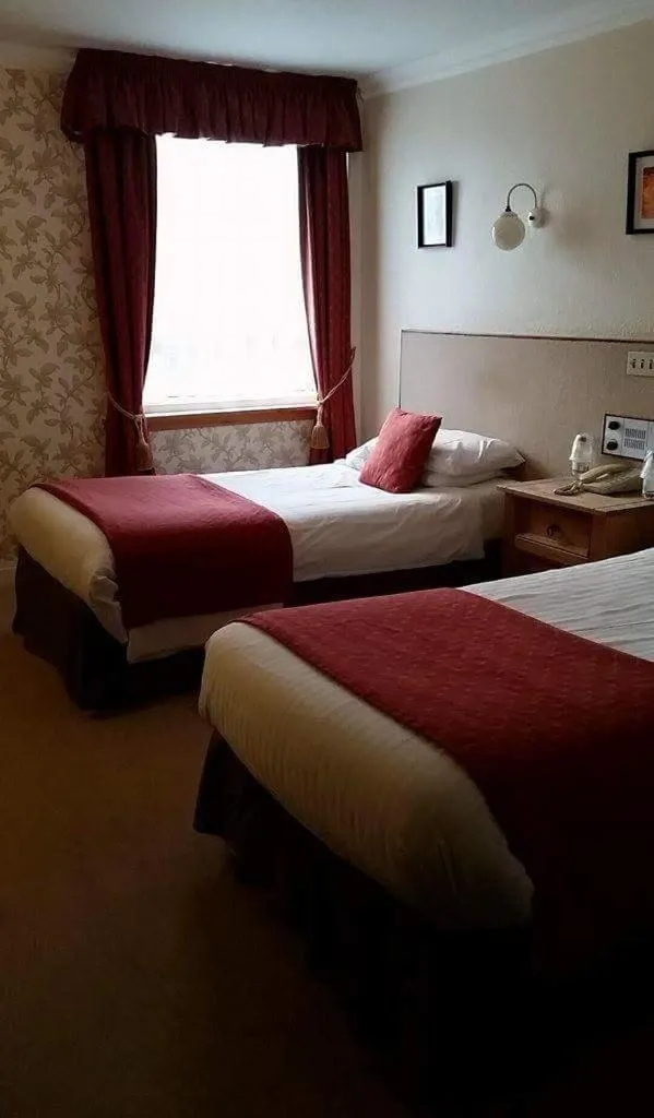 Bedroom, Bed in The Royal Hotel Tain