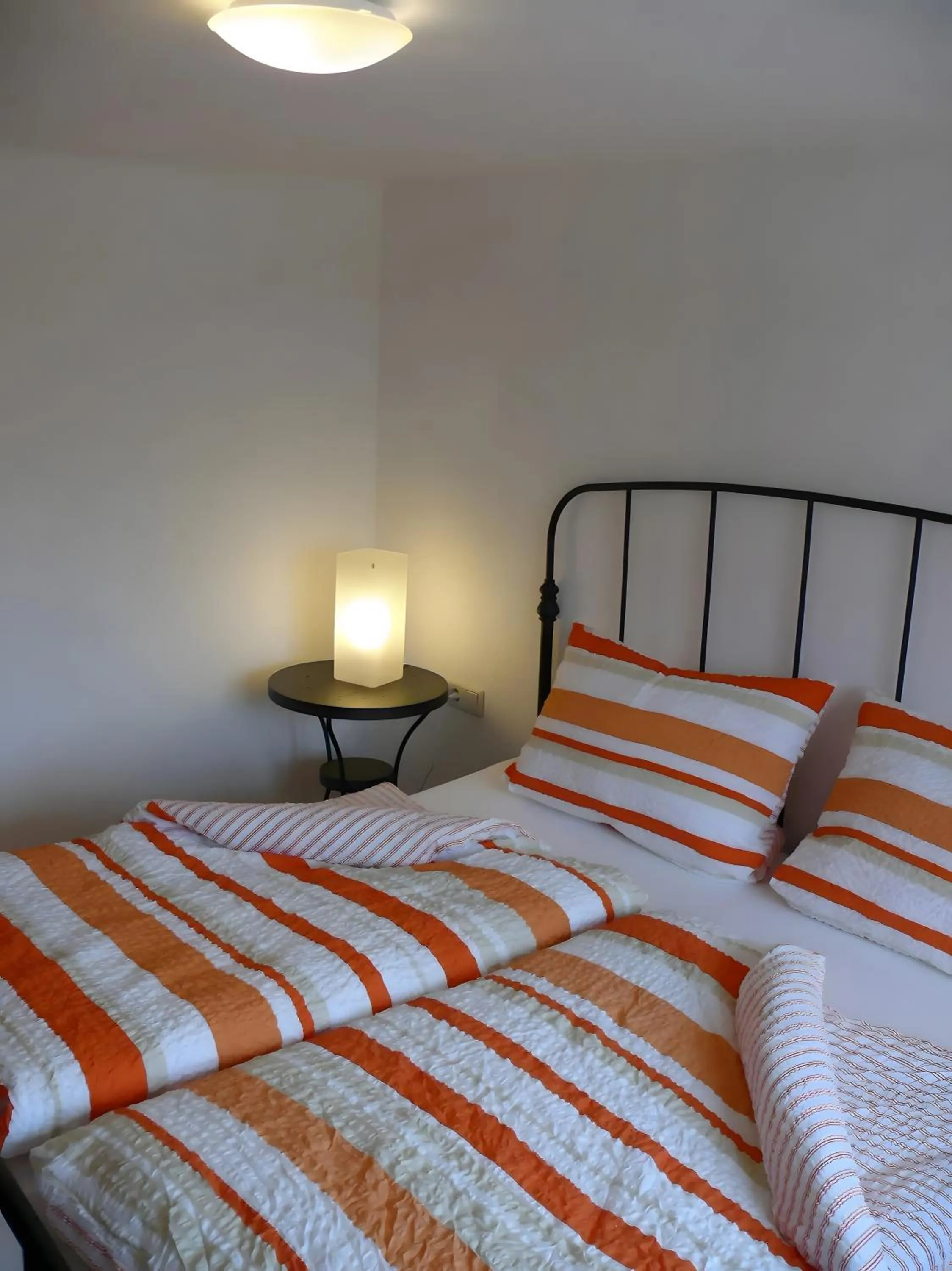 Property building, Bed in Alte Wassermühle