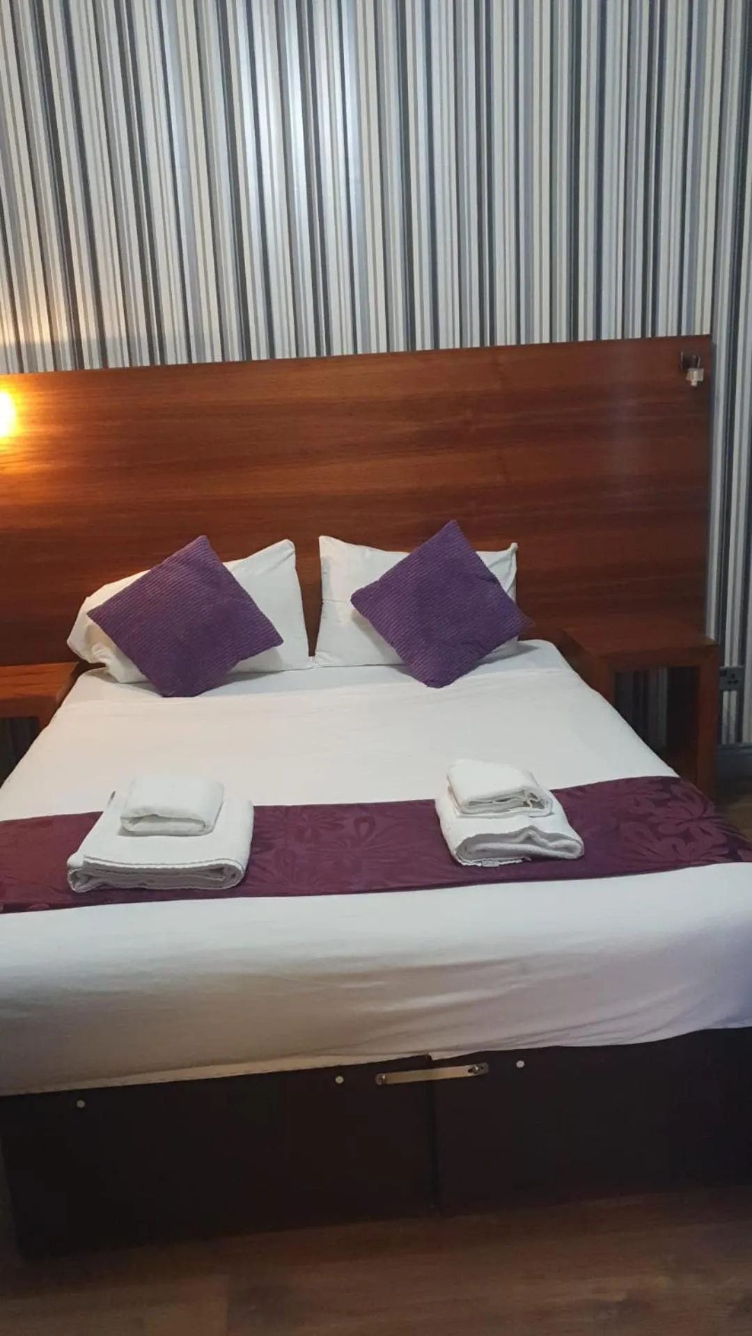 Bed in Bennetts Hotel