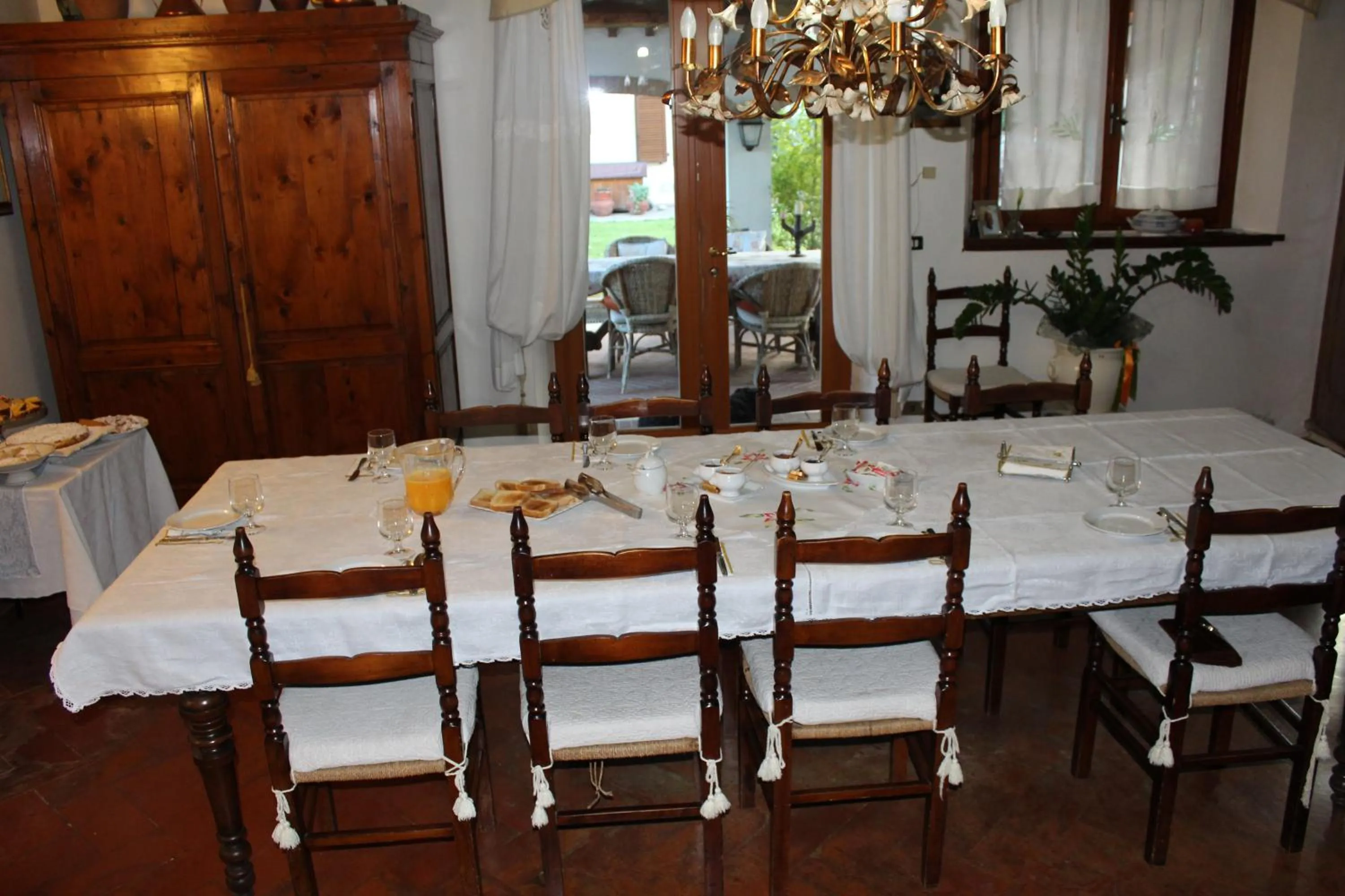 Dining area in B&B Elda Country House