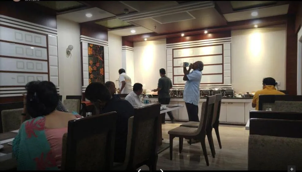 Breakfast in The Land Mark