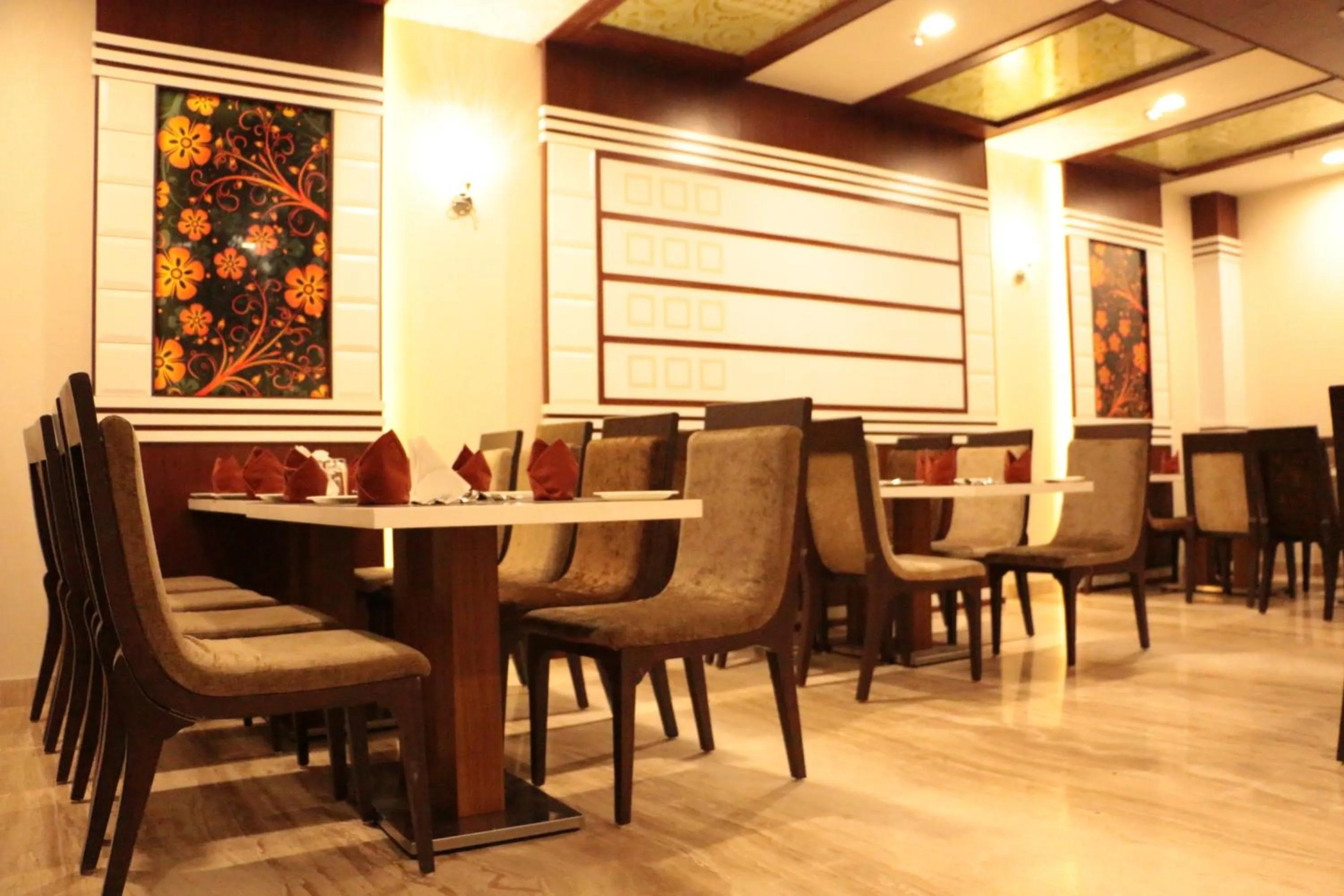 Restaurant/places to eat in The Land Mark