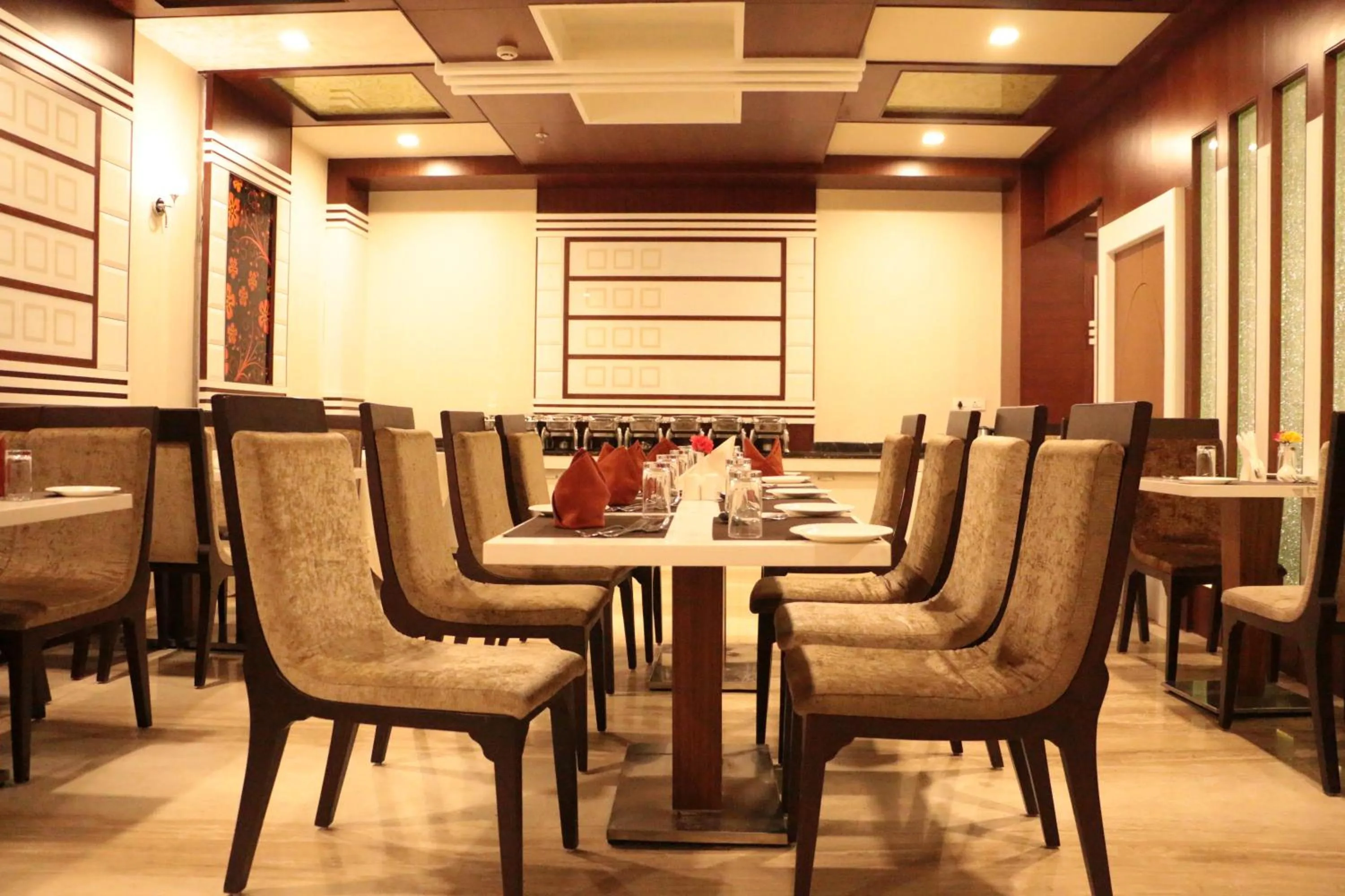 Restaurant/places to eat in The Land Mark