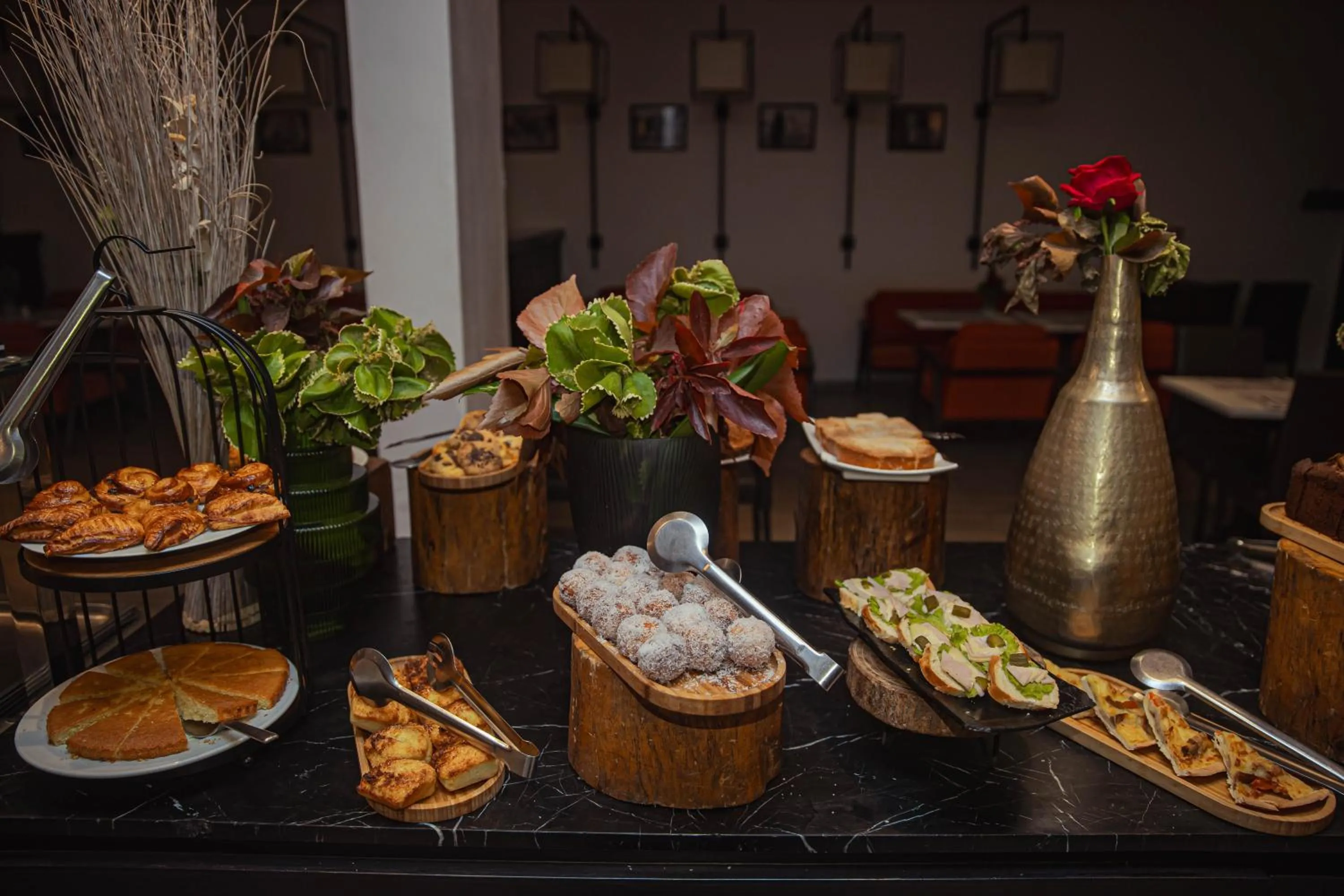 Buffet breakfast in Azalaï Hôtel Nouakchott