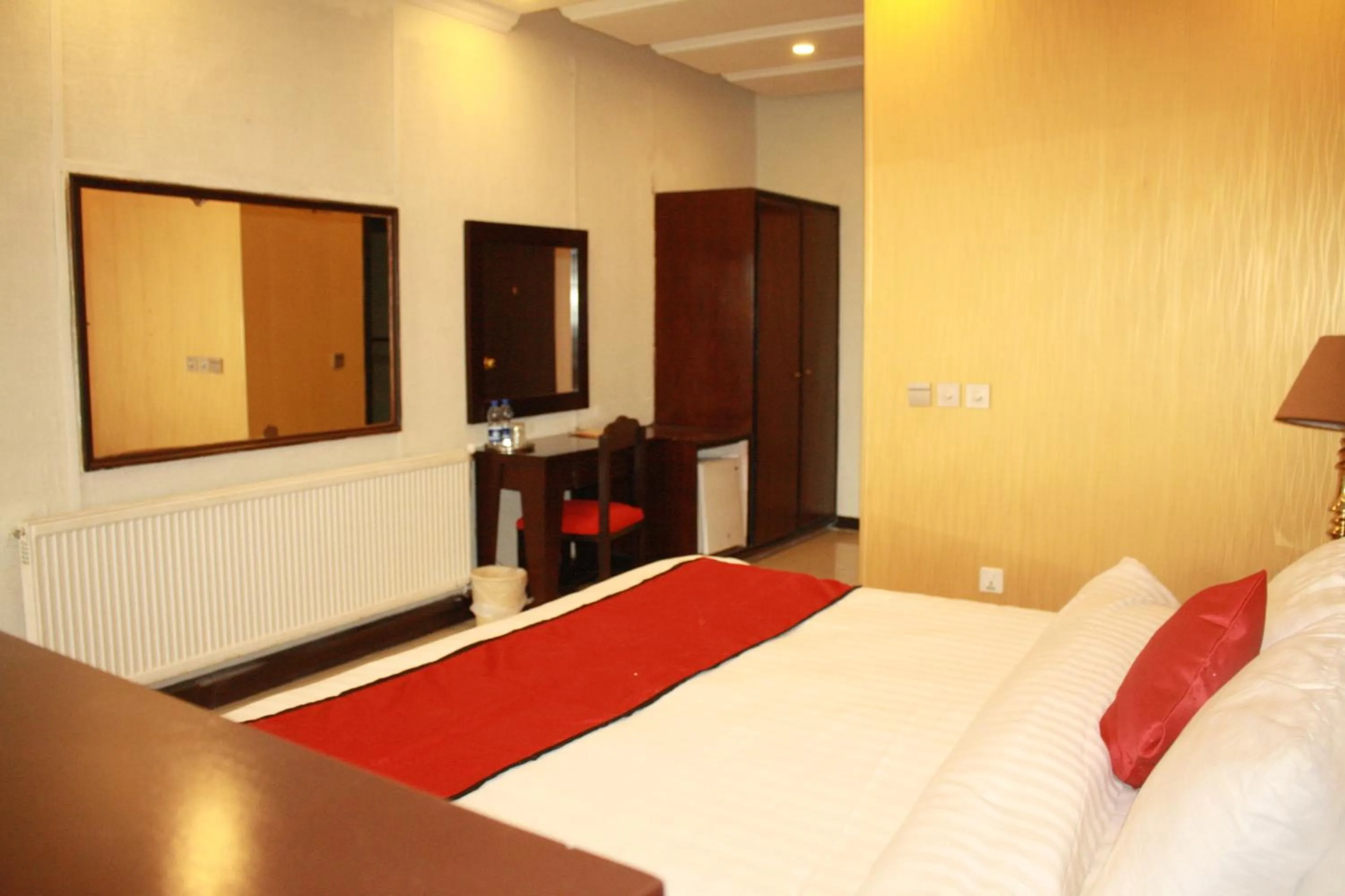 Bed in Shangrila Hotels and Resort