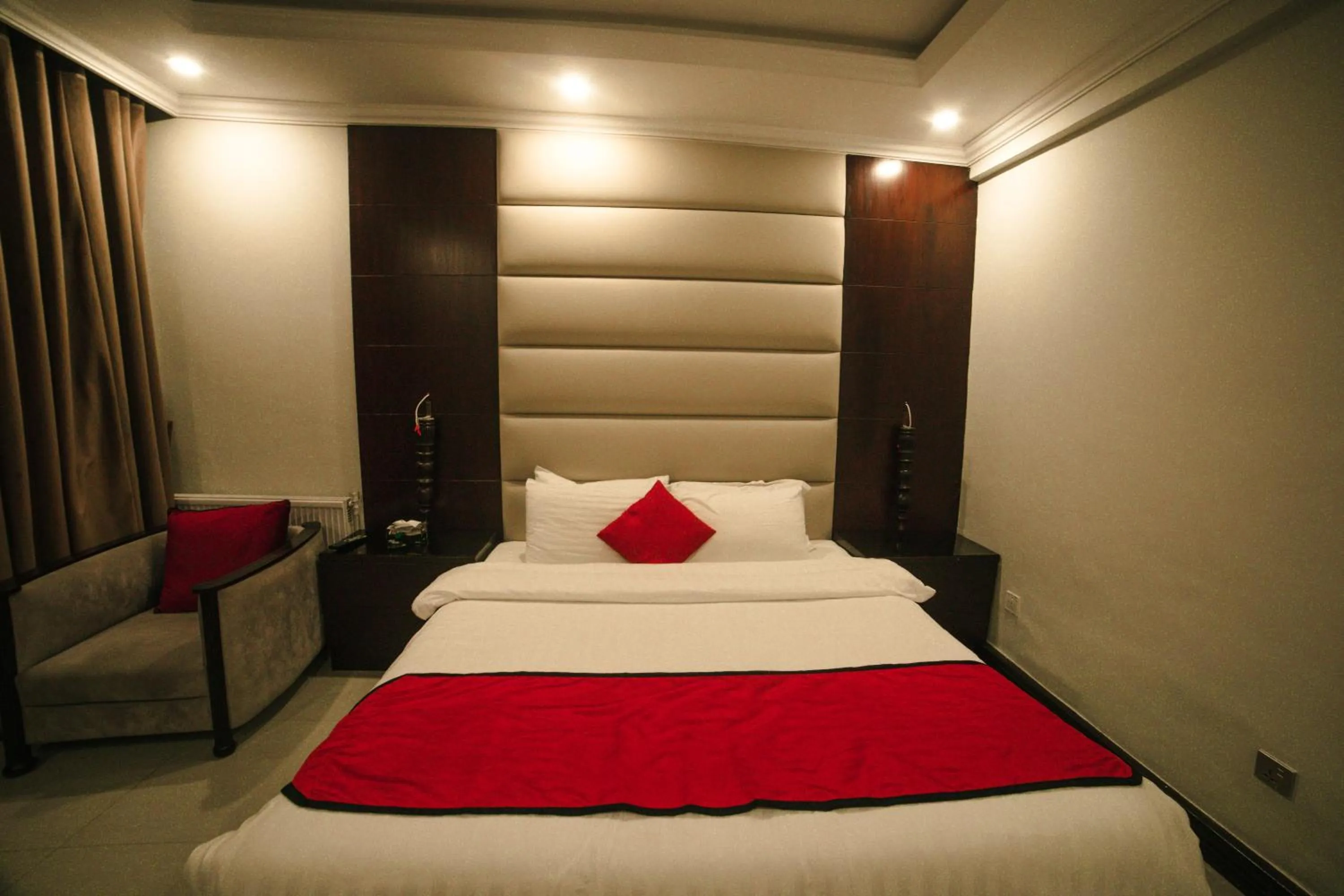 Bed in Shangrila Hotels and Resort
