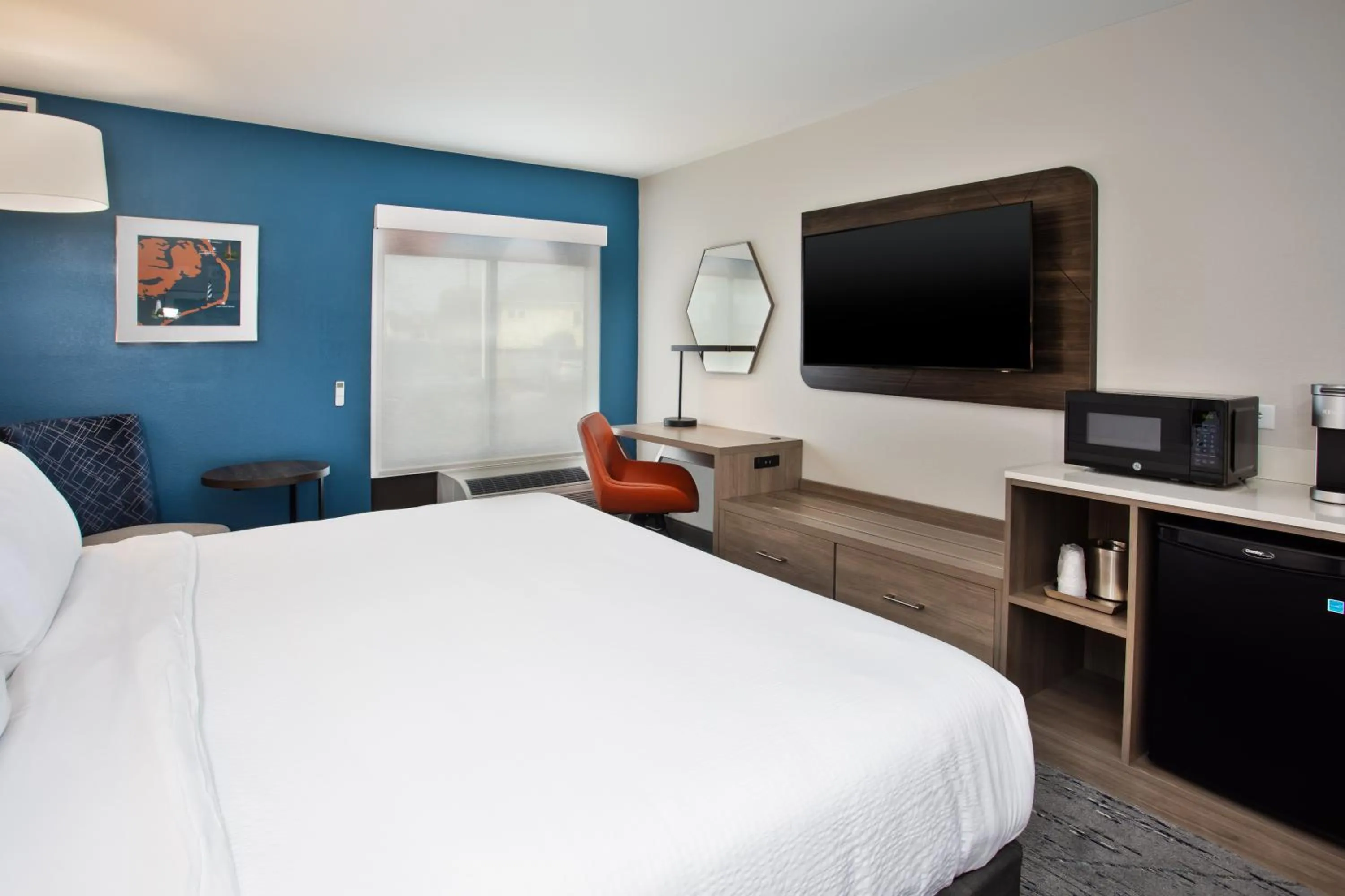 Bedroom, Bed in Holiday Inn Express Kitty Hawk - Outer Banks by IHG