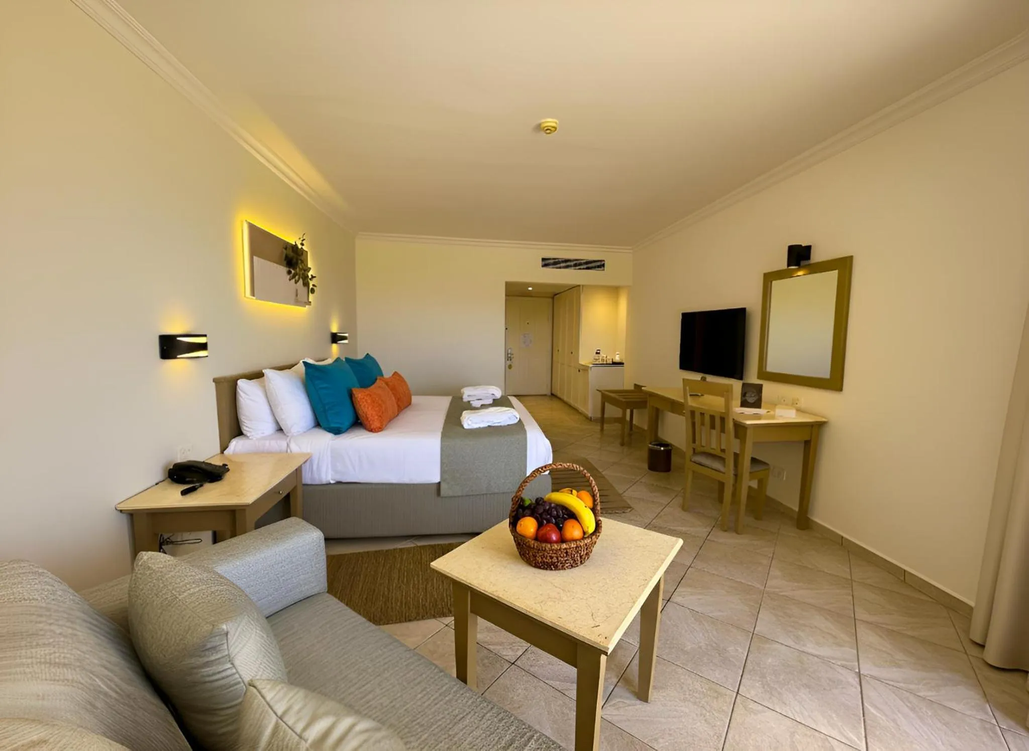 Bedroom, Bed in Casa Mare Resort - ex, Royal Tulip Beach Resort