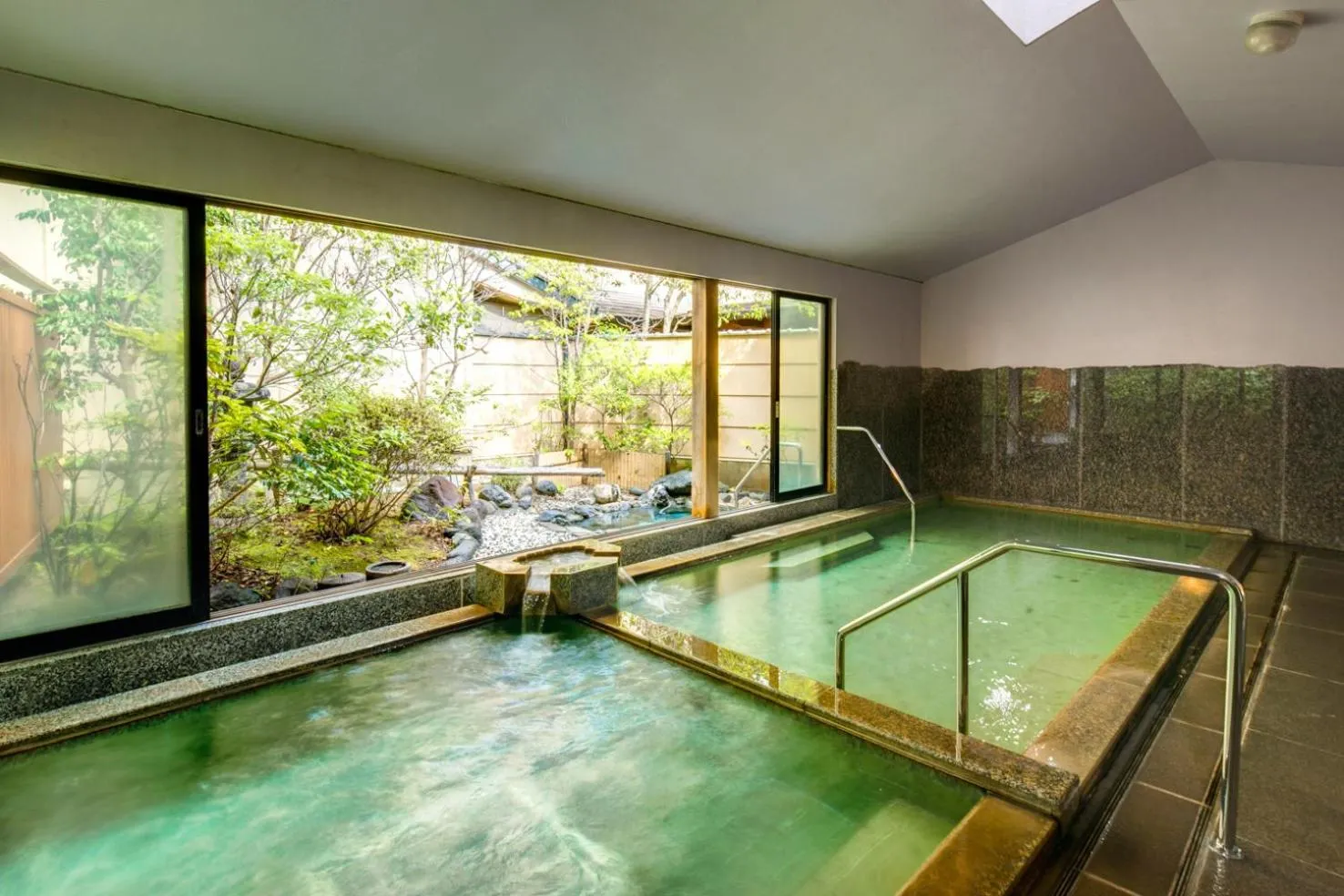 Hot Spring Bath in Kagiya