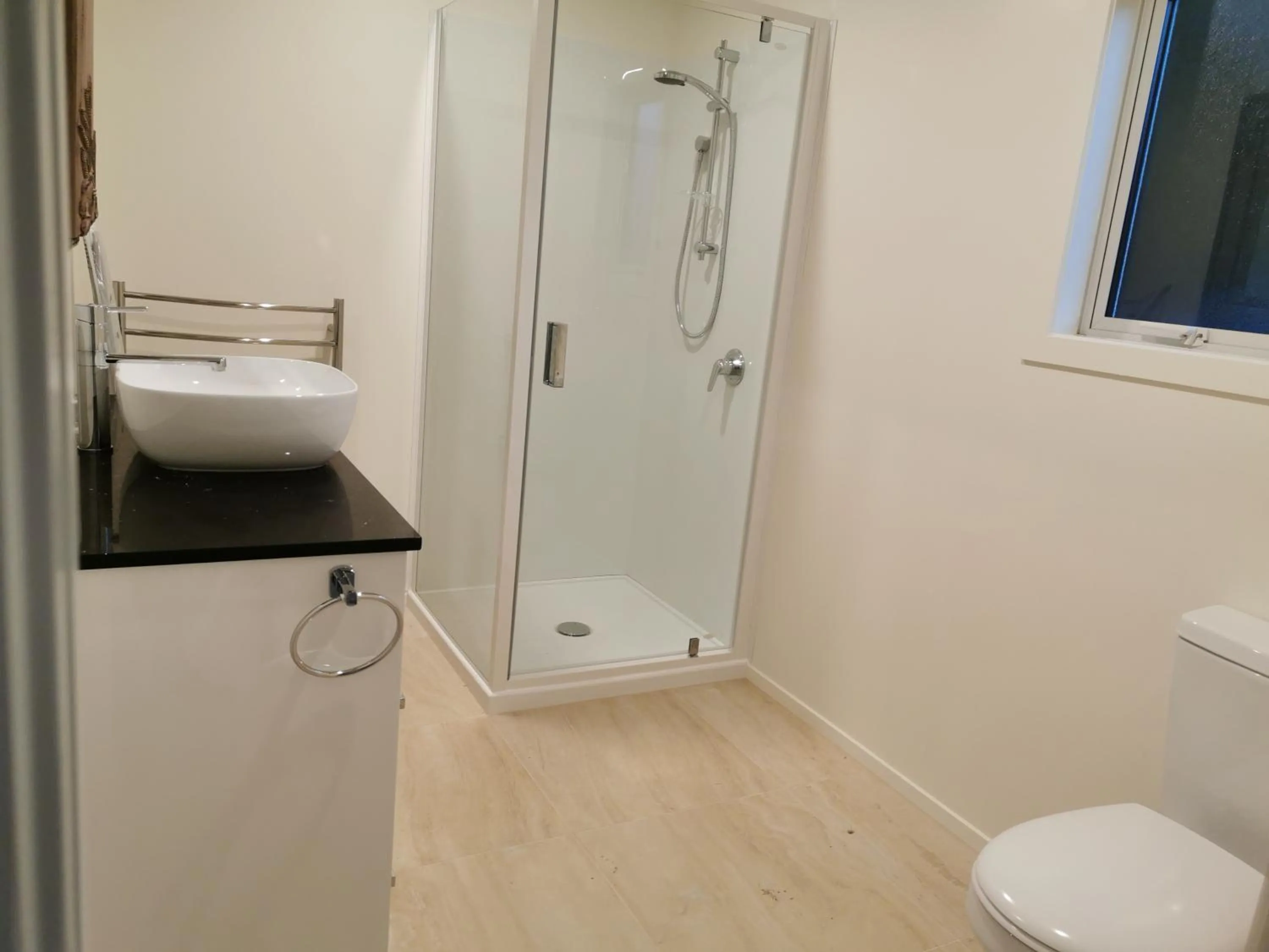 Shower in Homestead B&B Cambridge