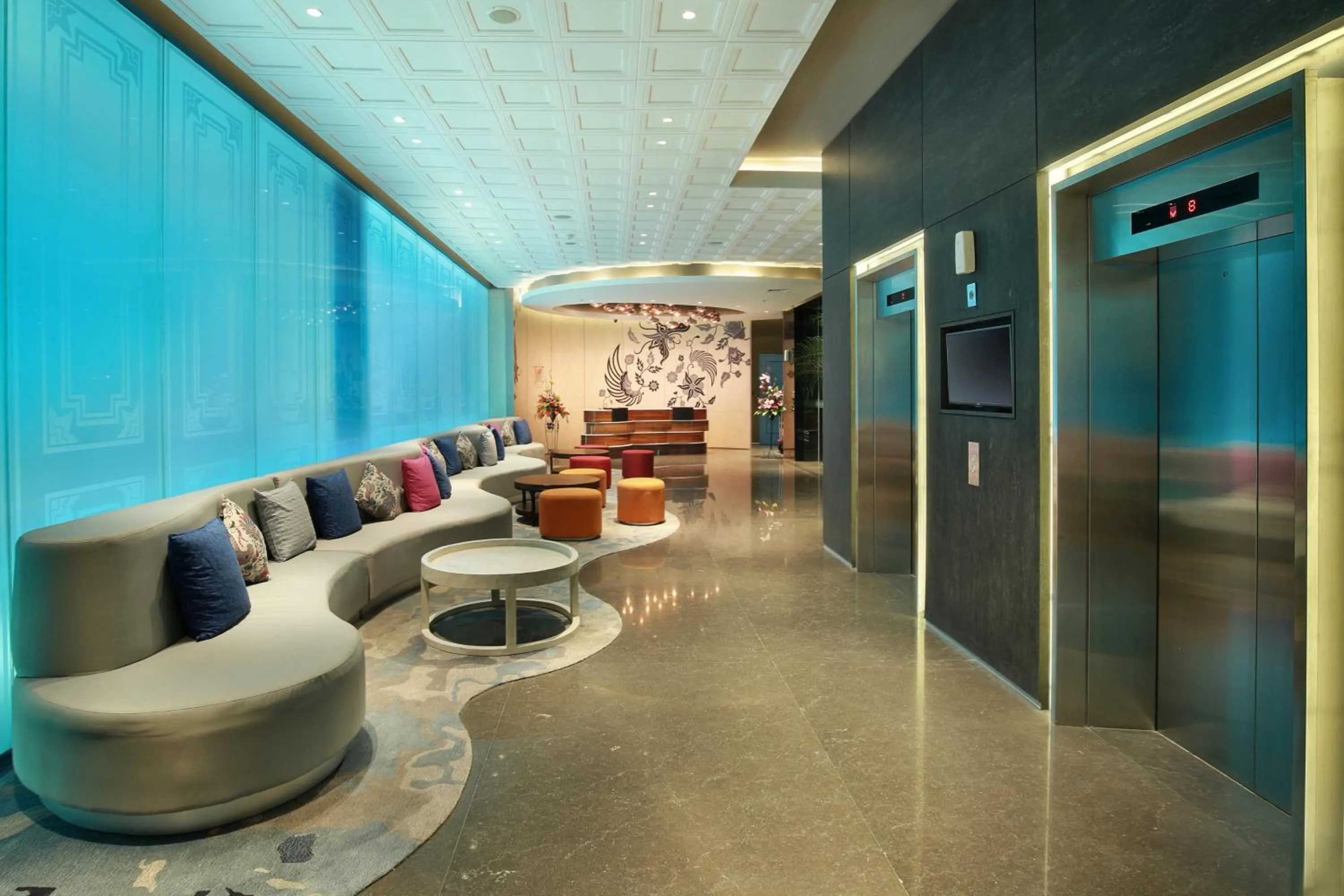 Lobby or reception in Swiss-Belinn Saripetojo Solo