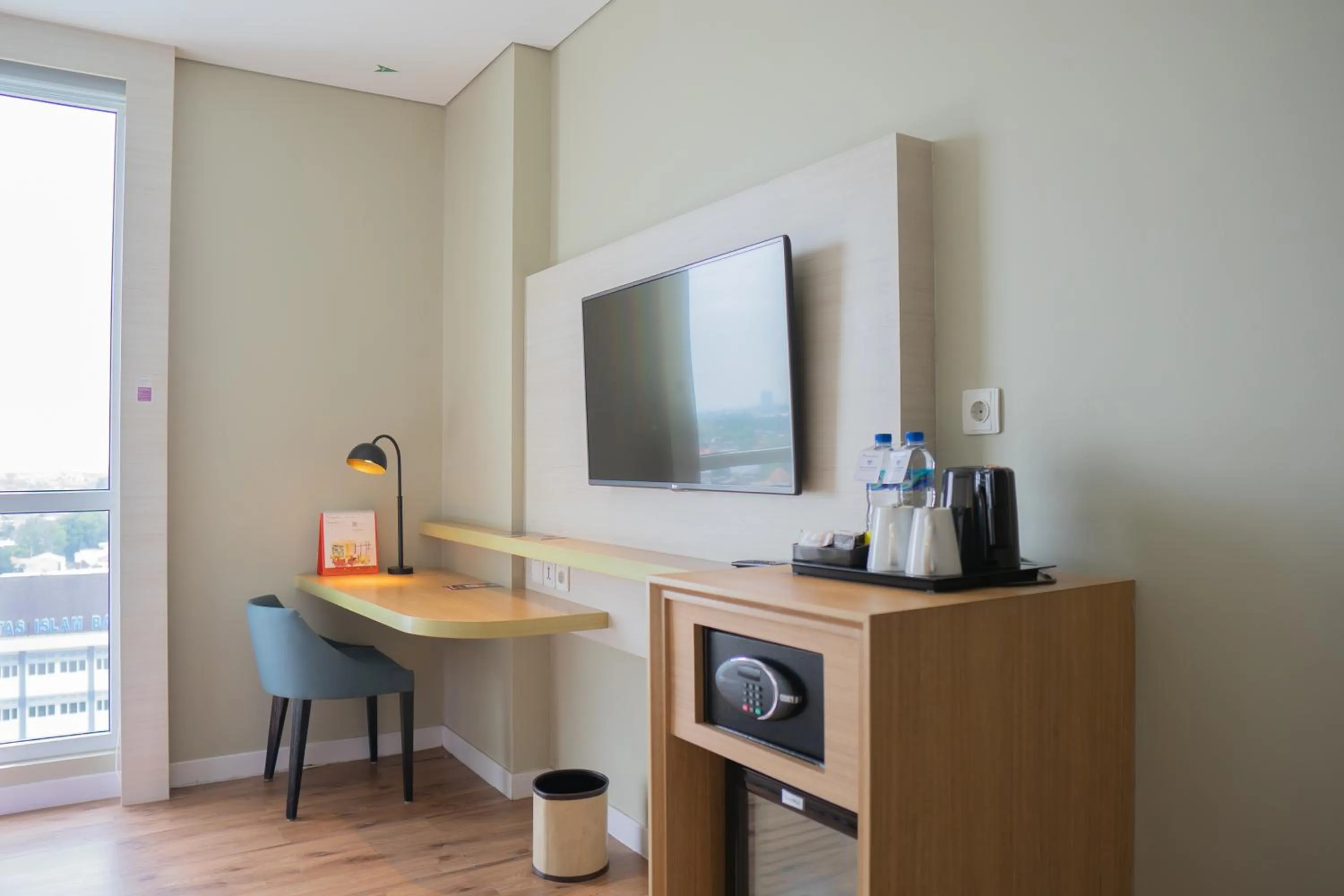 hair dresser in Swiss-Belinn Saripetojo Solo