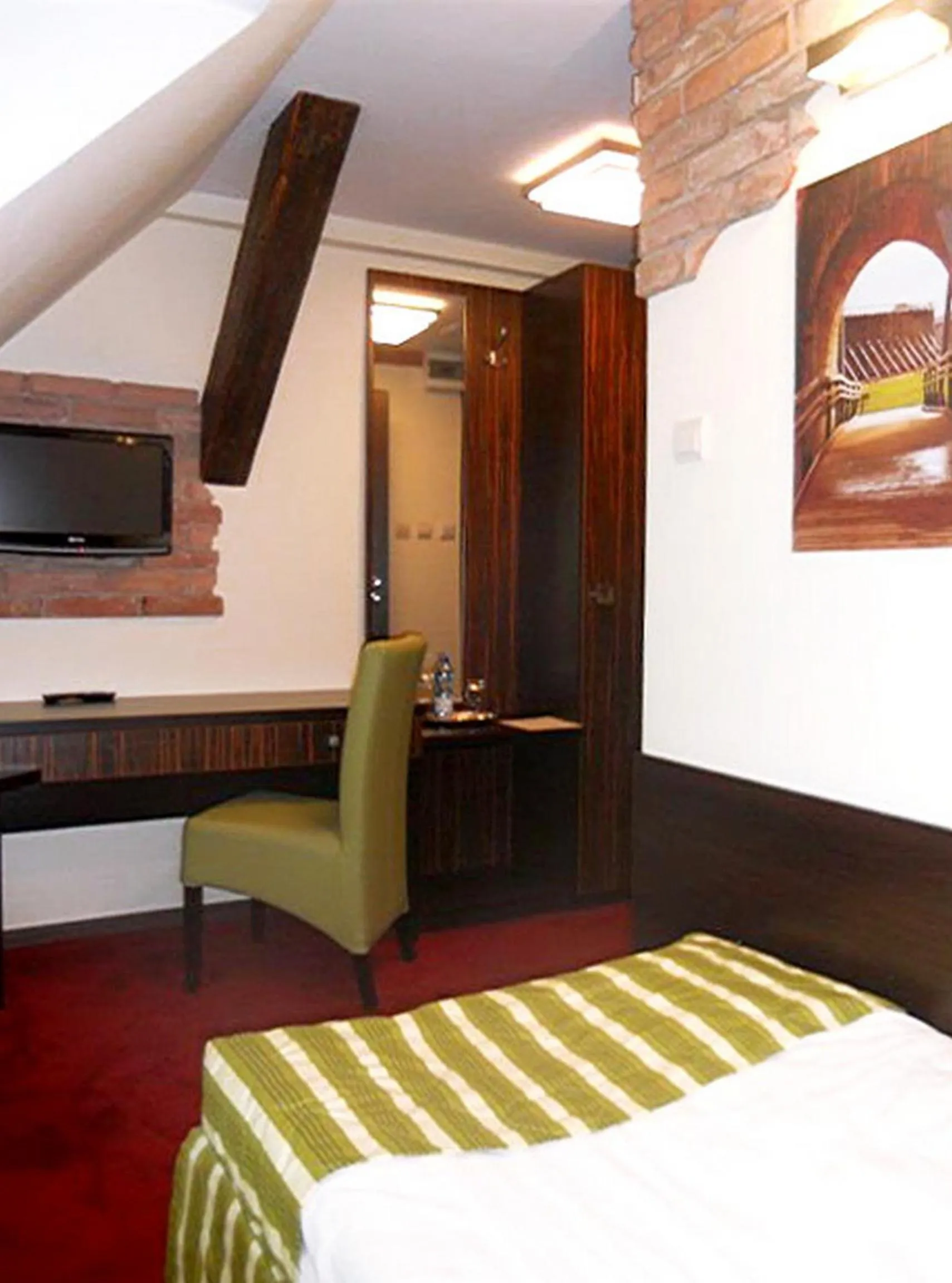 Photo of the whole room, Bed in Hotel Park