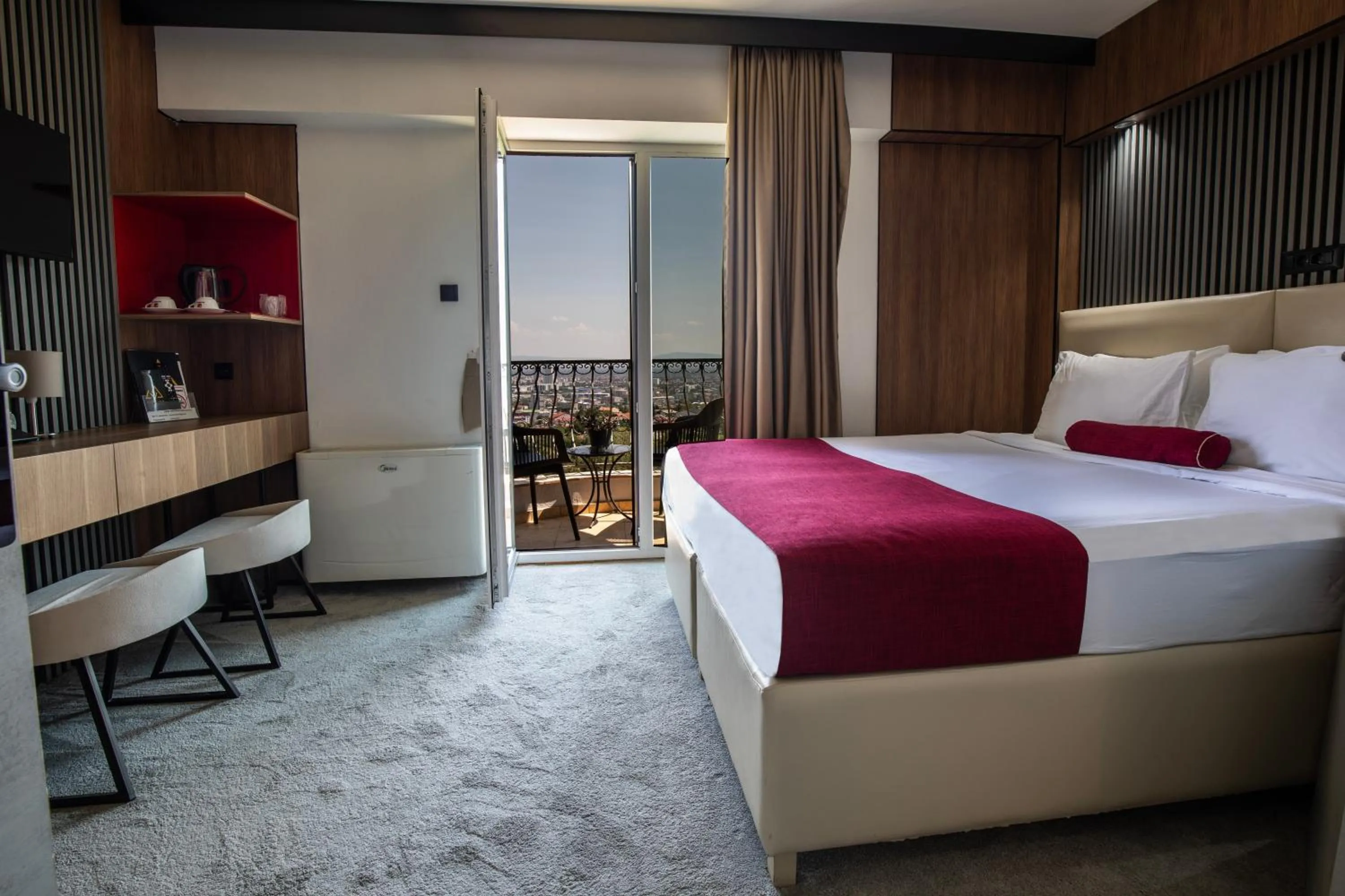 Photo of the whole room, Bed in View Inn Boutique Hotel