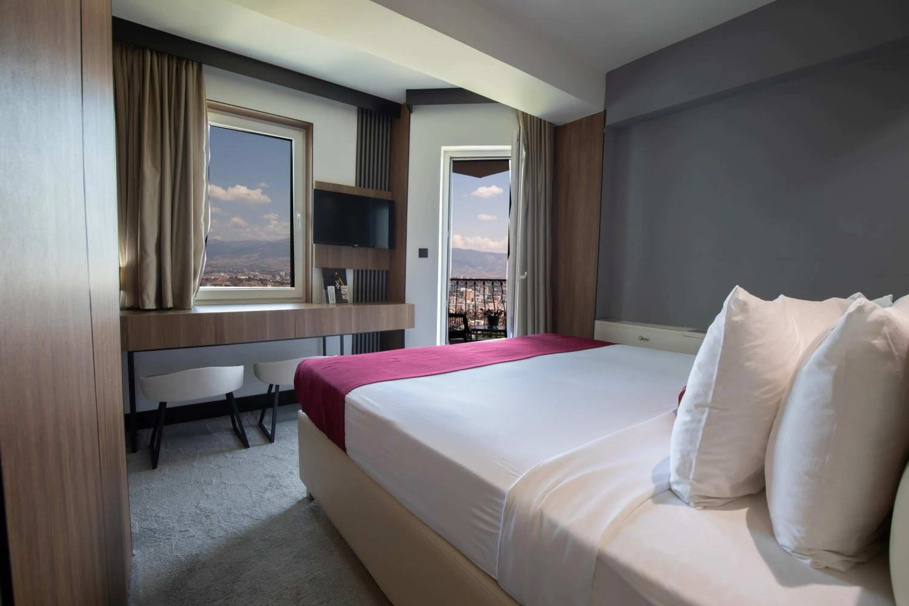 Photo of the whole room, Bed in View Inn Boutique Hotel