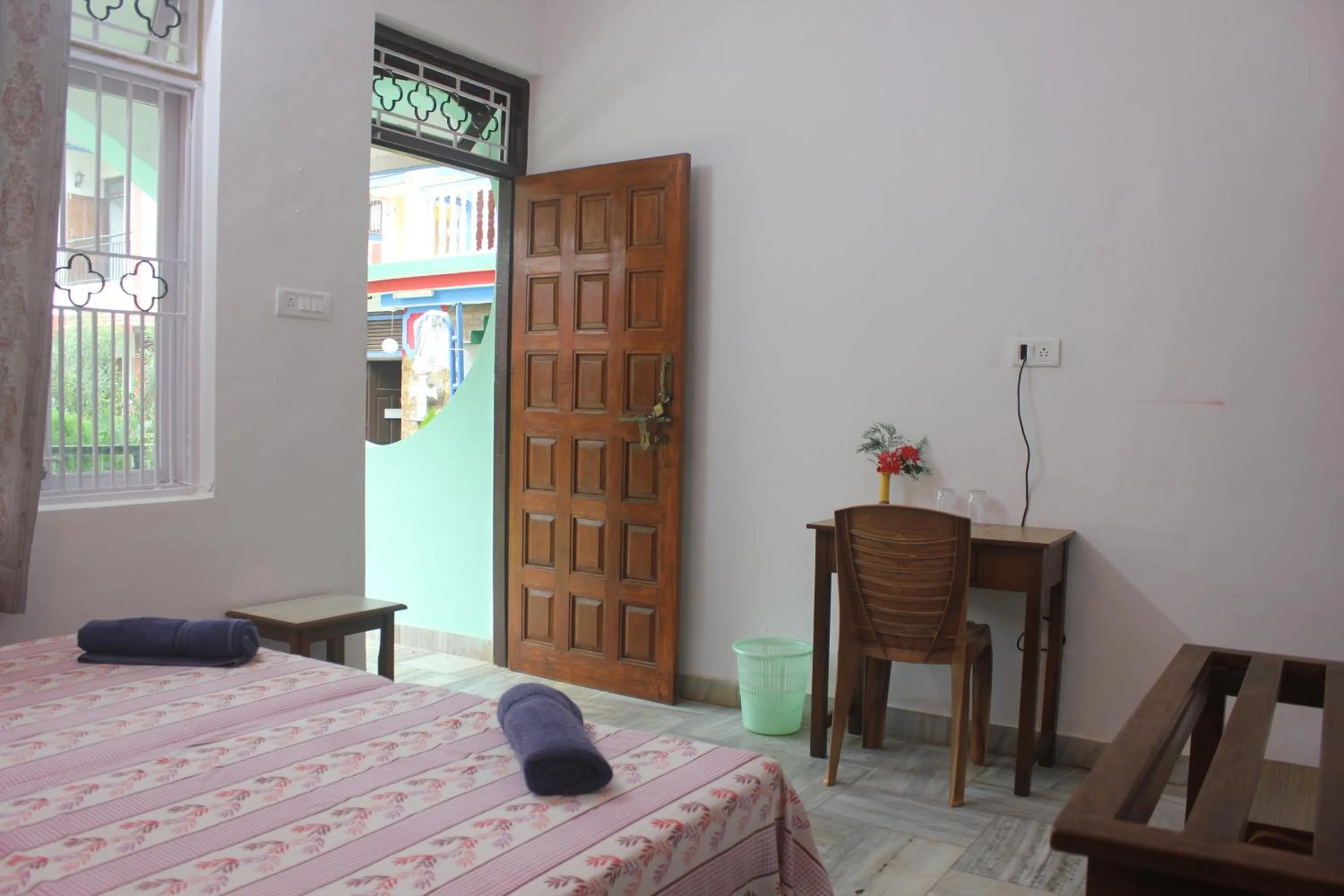 Bedroom, Bed in Peravel Beach Holiday Home
