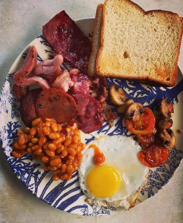 Breakfast in Peravel Beach Holiday Home