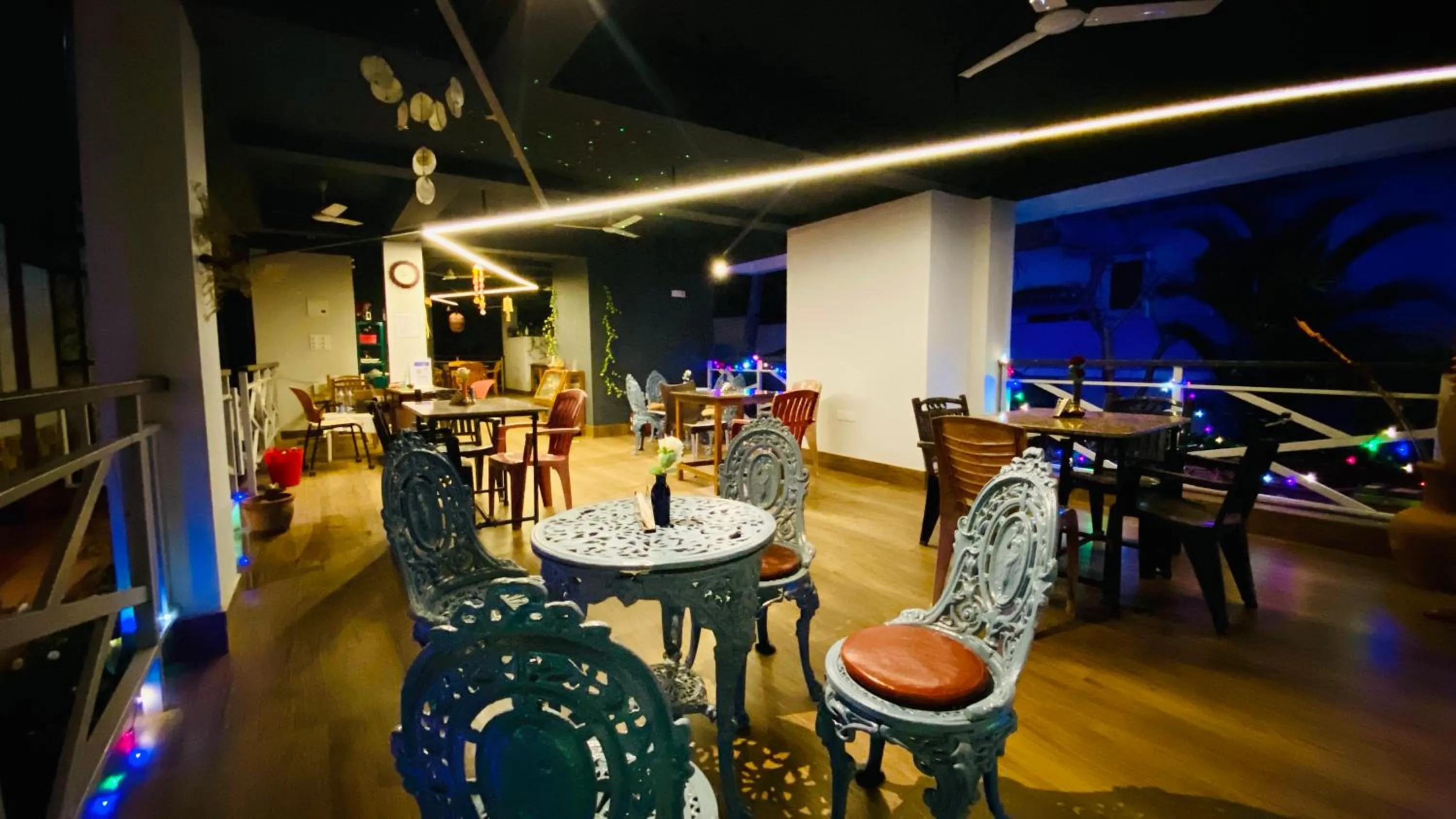 Restaurant/places to eat in Peravel Beach Holiday Home