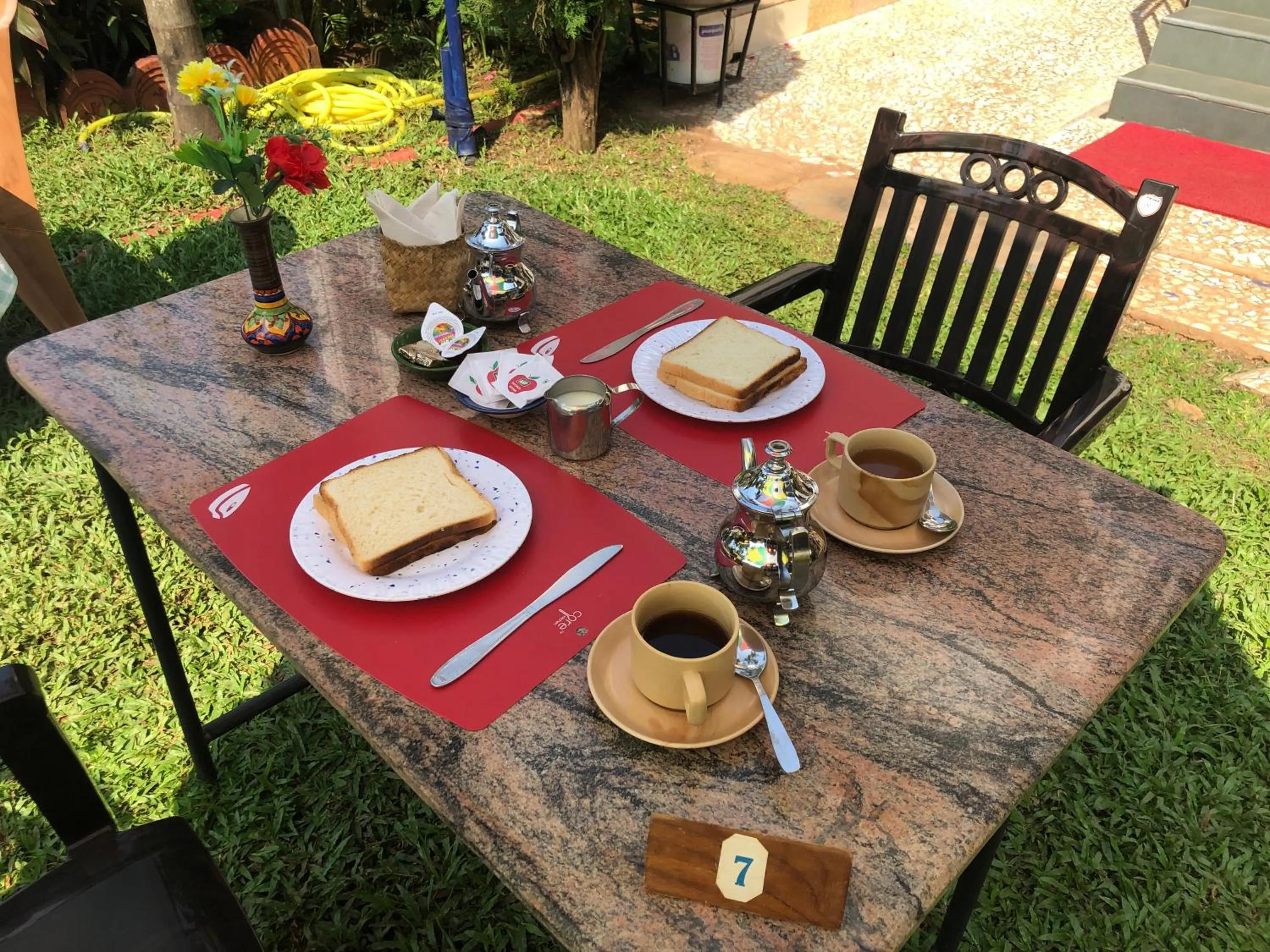 Breakfast in Peravel Beach Holiday Home