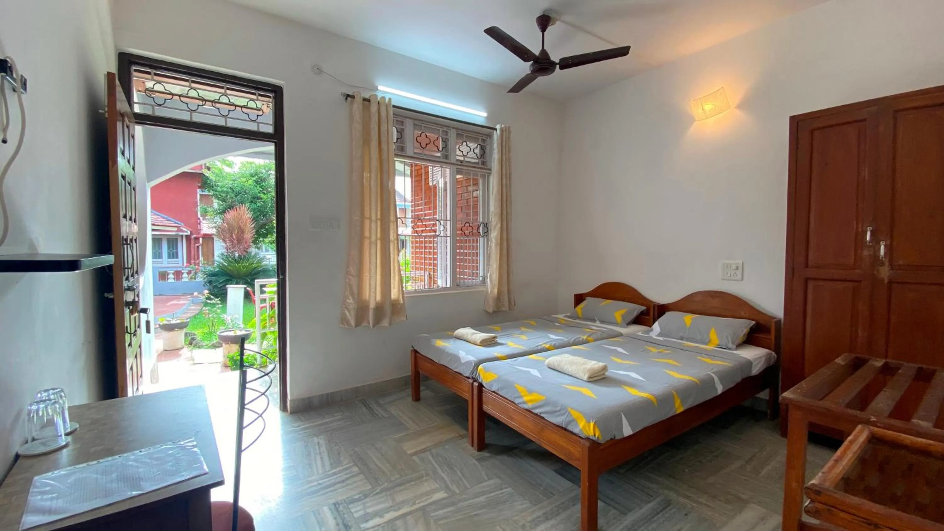 Bedroom, Bed in Peravel Beach Holiday Home