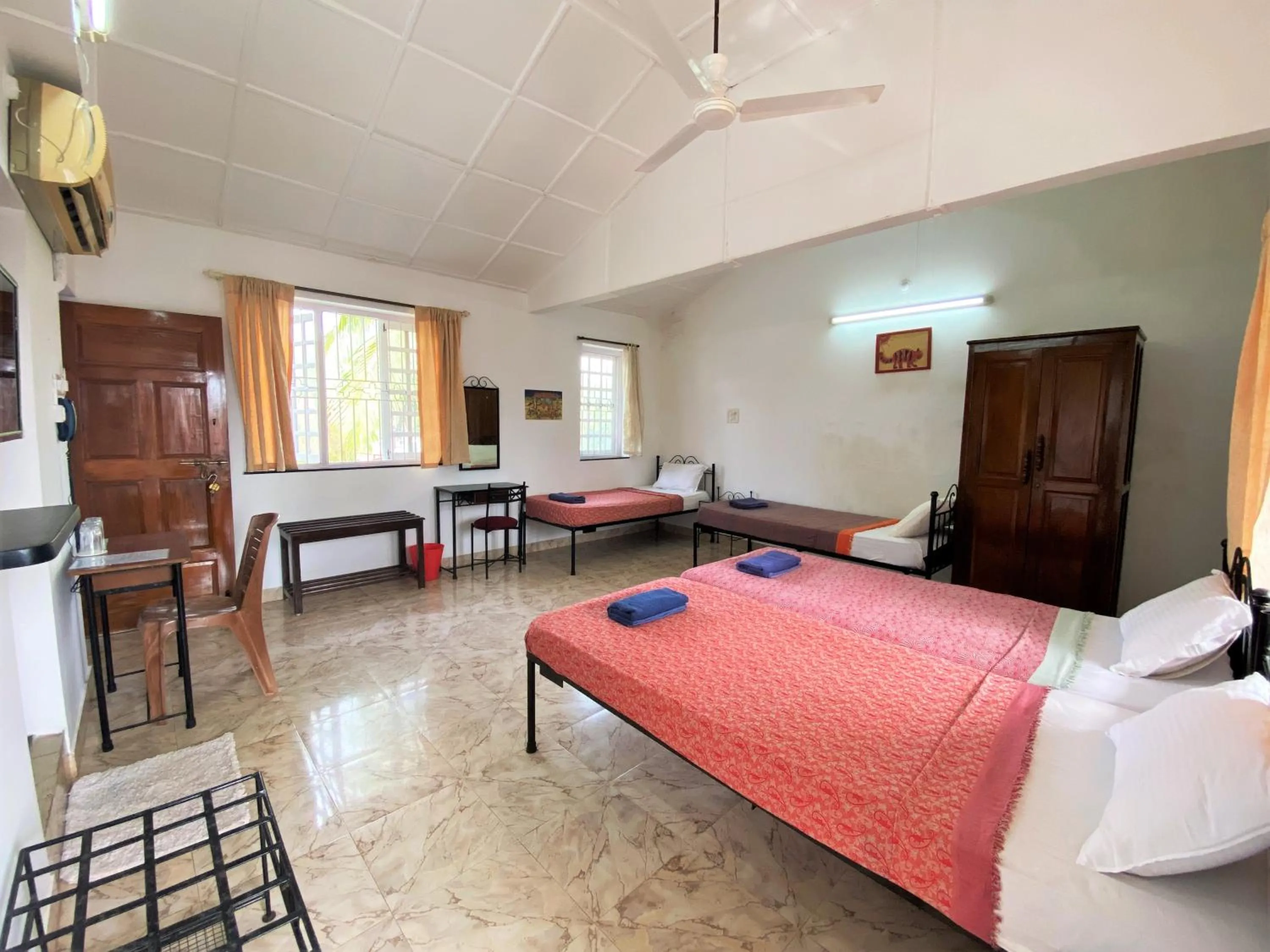 Bed in Peravel Beach Holiday Home