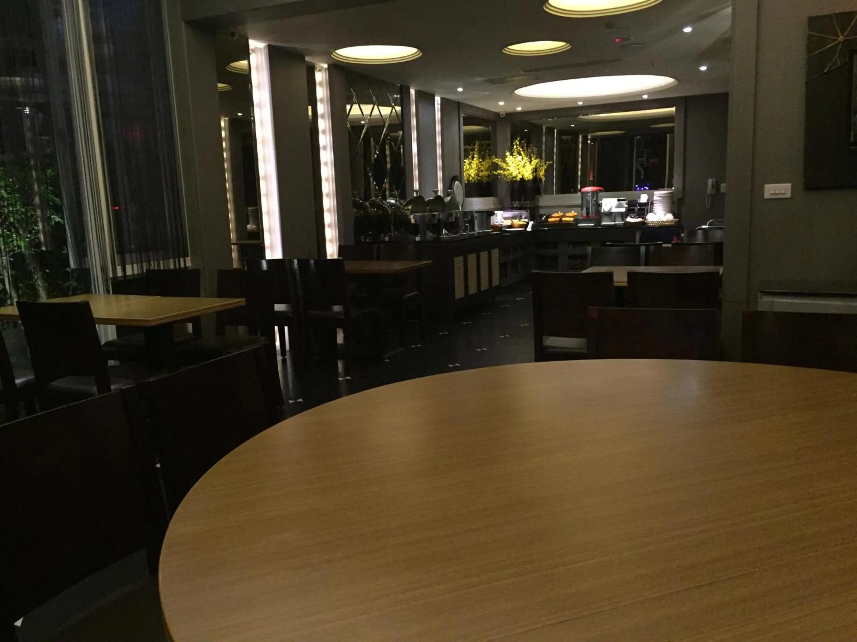 Buffet breakfast in Chusha Motel