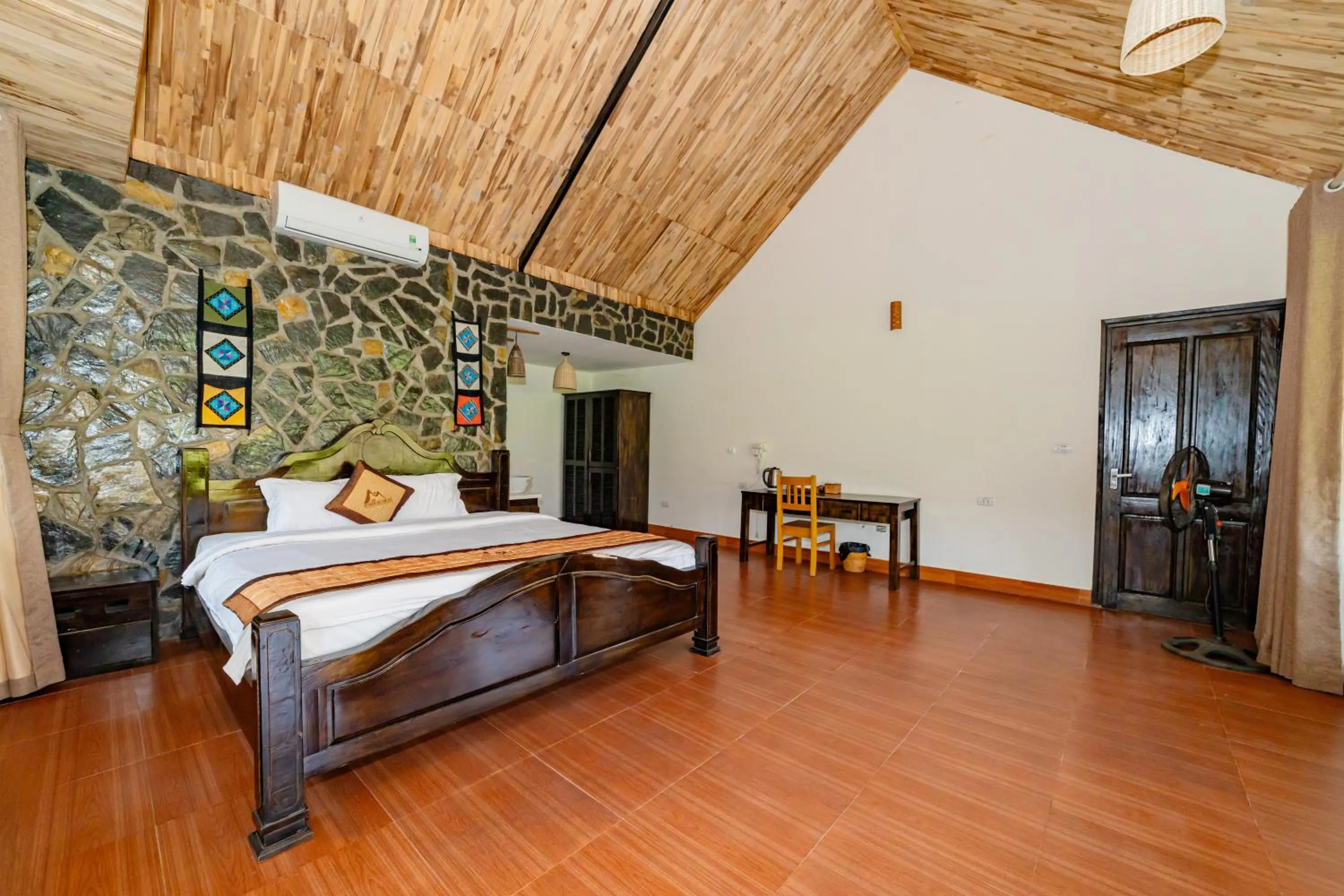 Bed in Mai Chau Sunrise Village