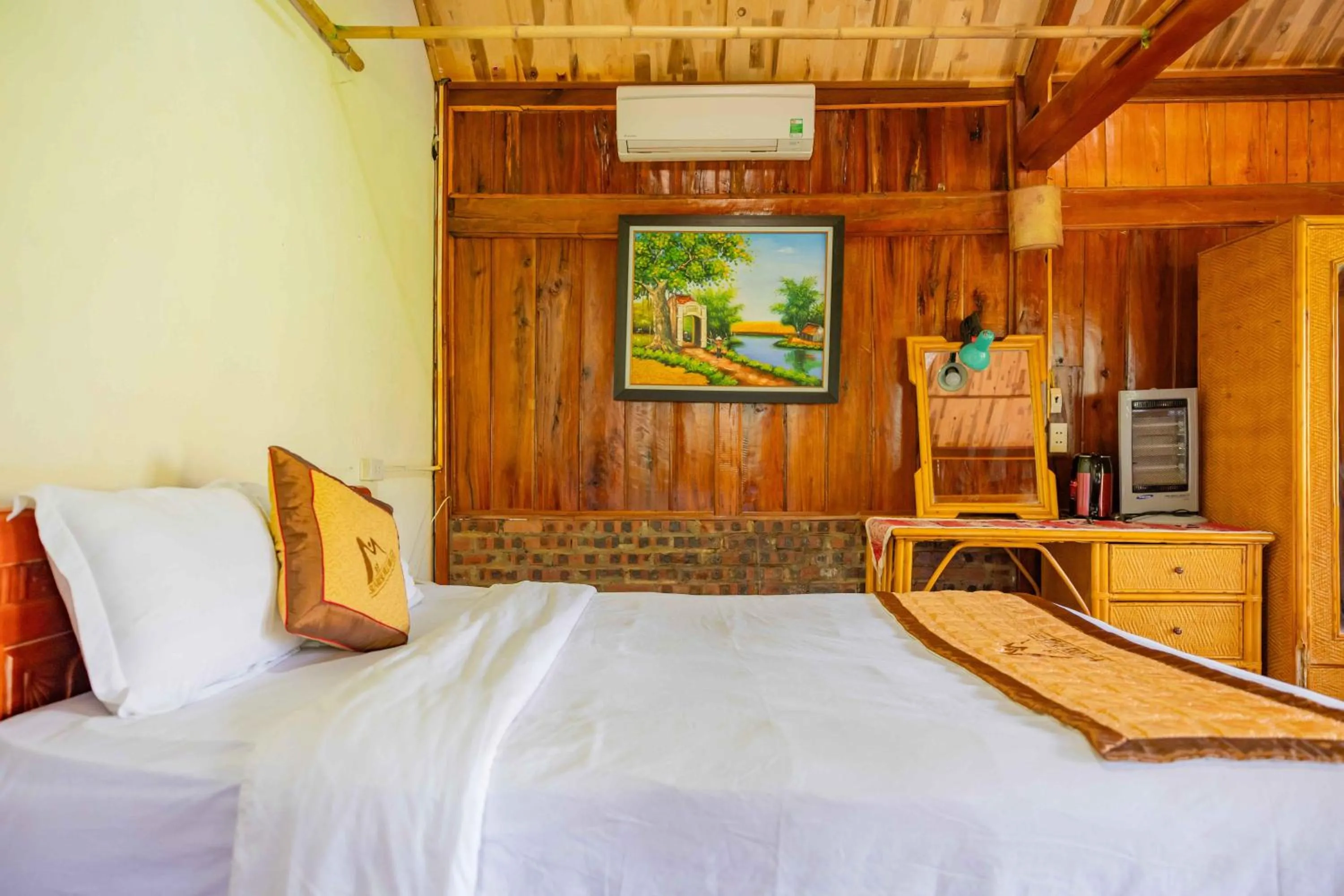 Bed in Mai Chau Sunrise Village