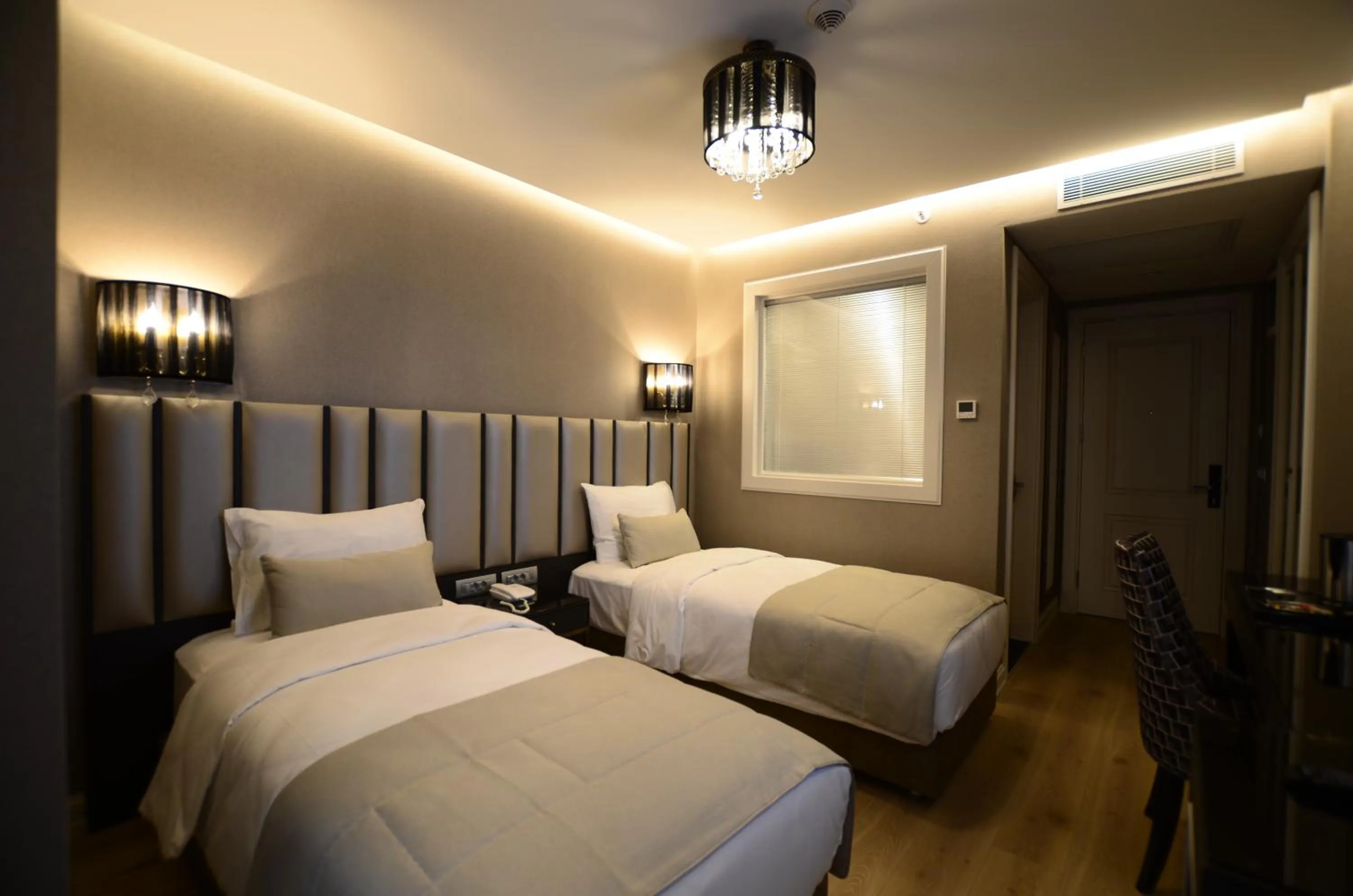 Bed in Le Petit Palace Hotel - Special Category