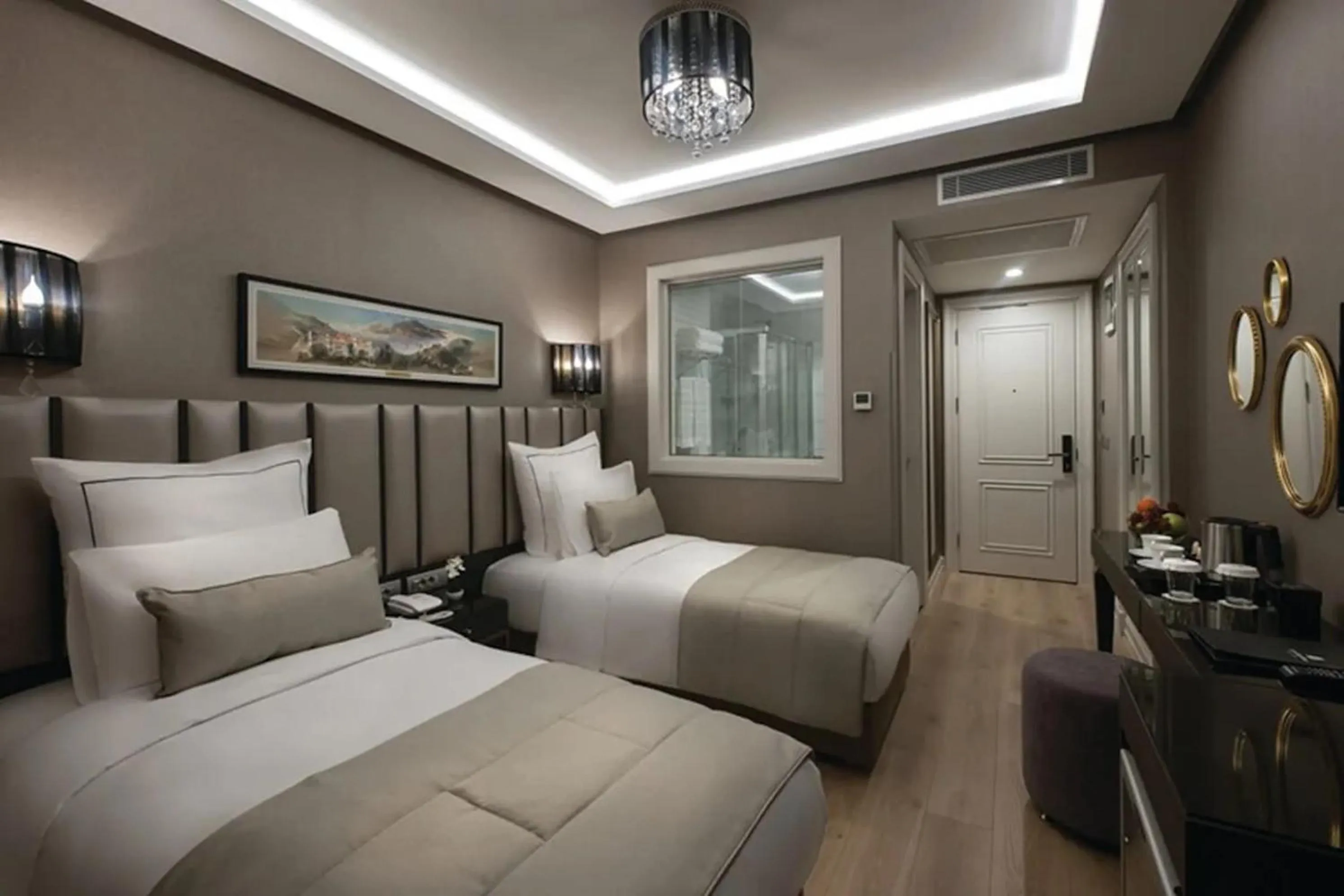 Bed in Le Petit Palace Hotel - Special Category