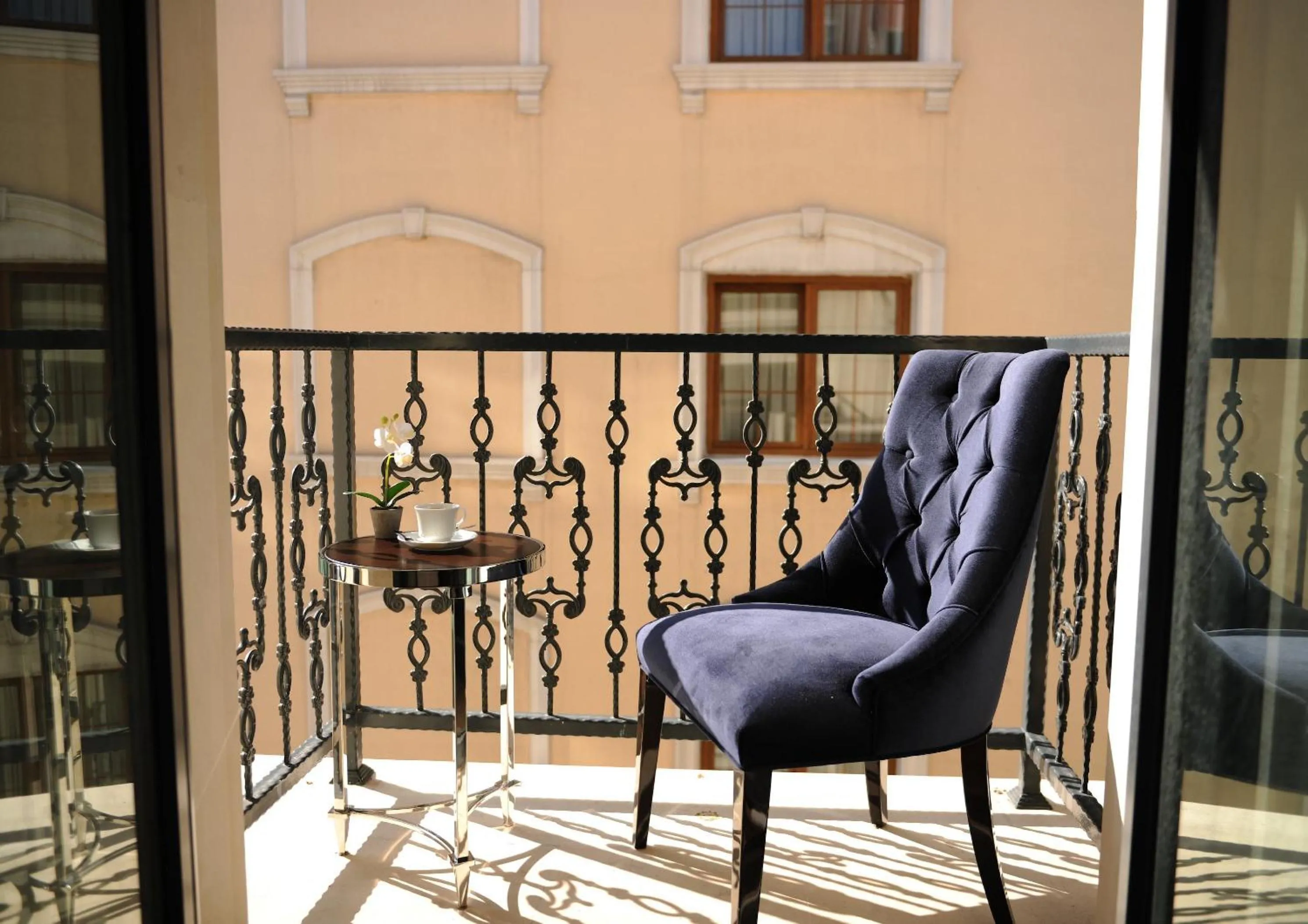 Day in Le Petit Palace Hotel - Special Category