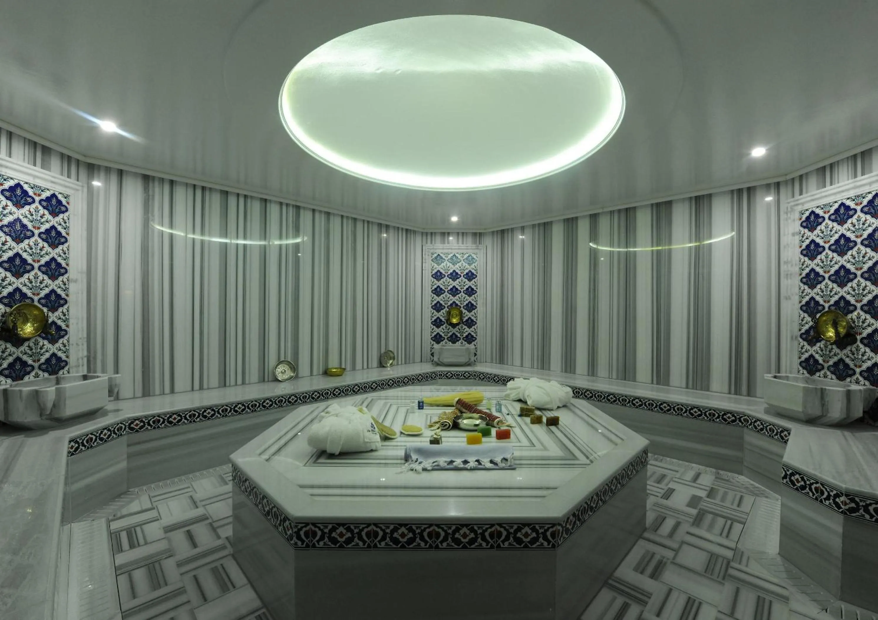 Steam room in Le Petit Palace Hotel - Special Category