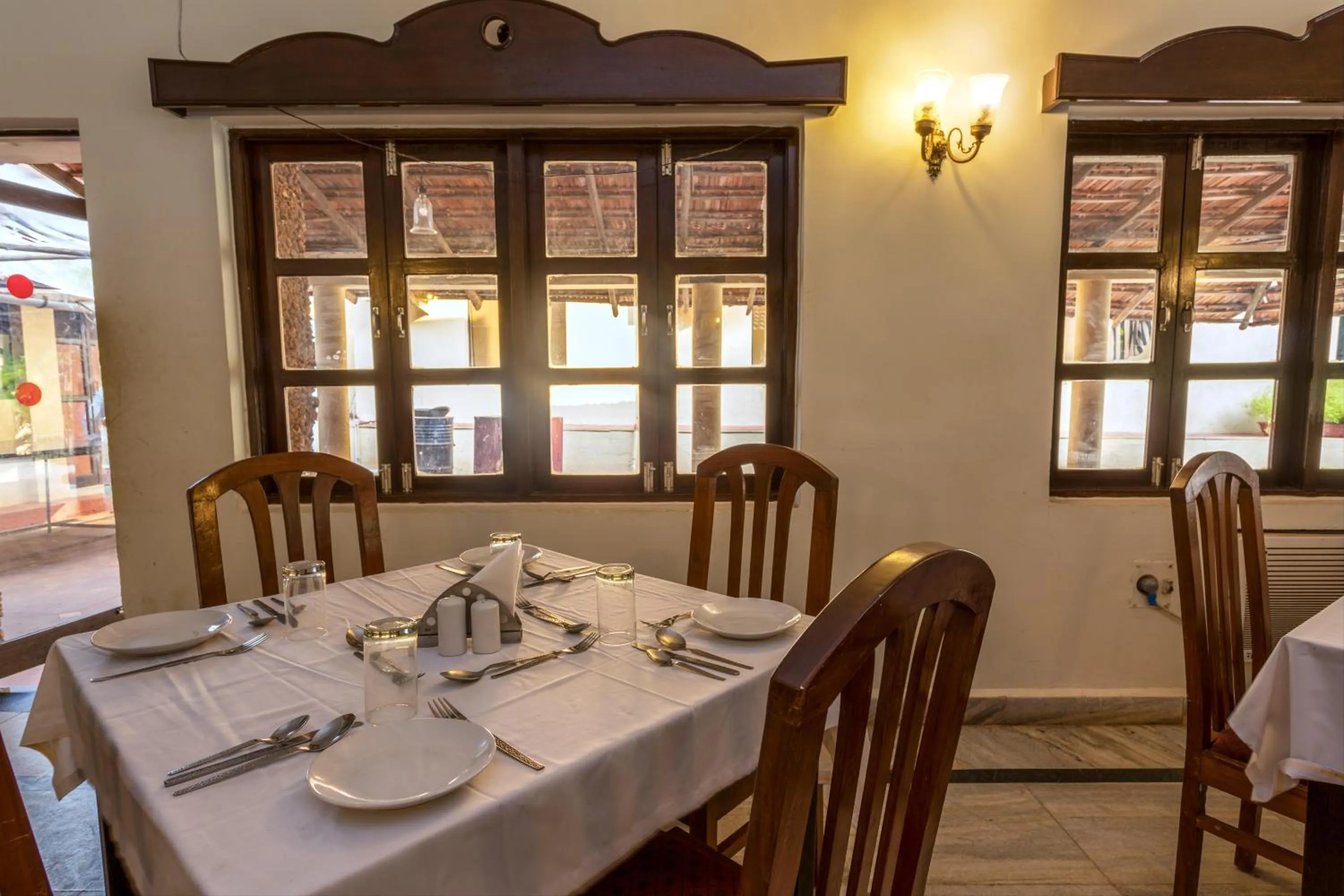 Food and drinks in Rendezvous Beach Resort Panjim