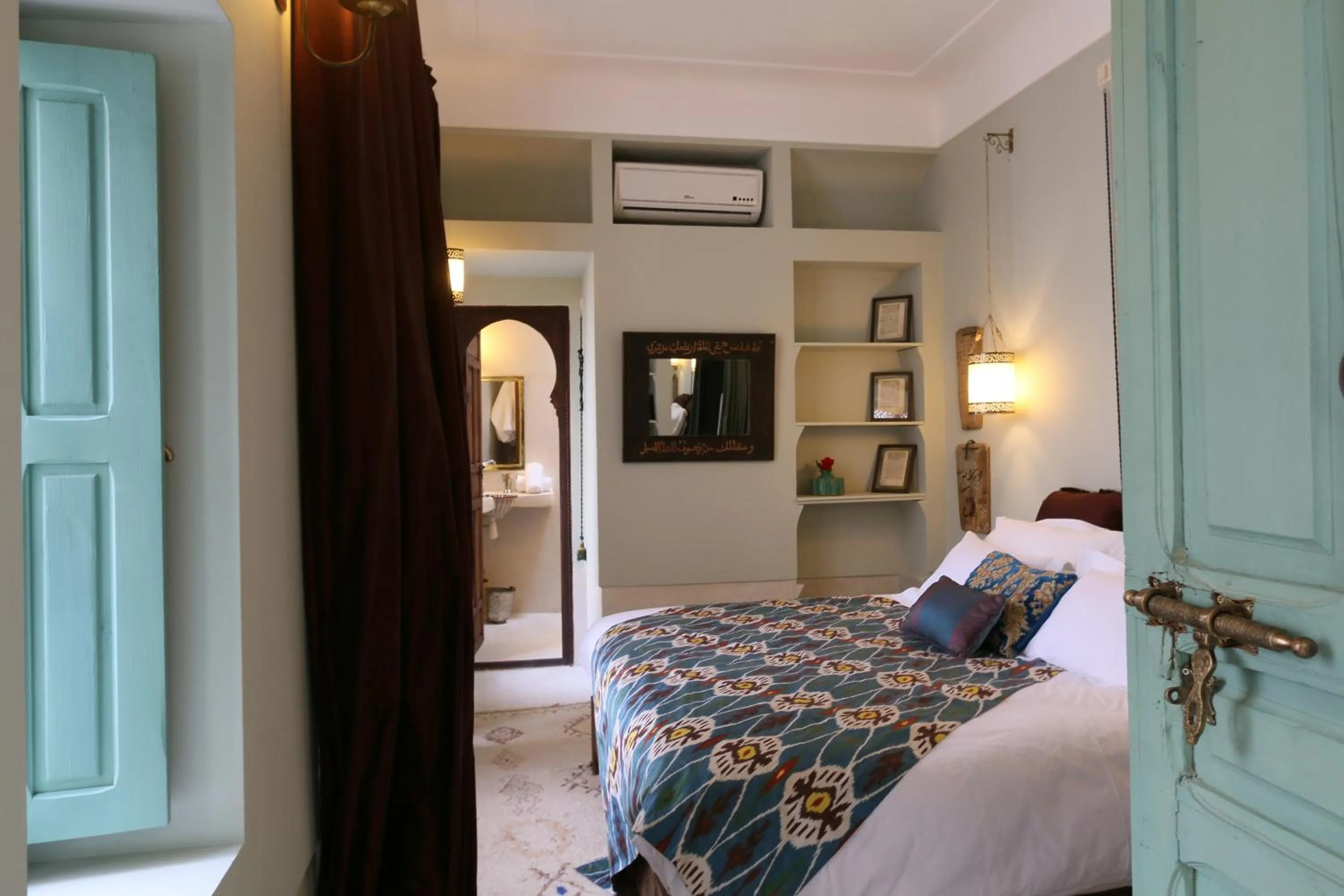 Photo of the whole room, Bed in Riad Dar Ayur