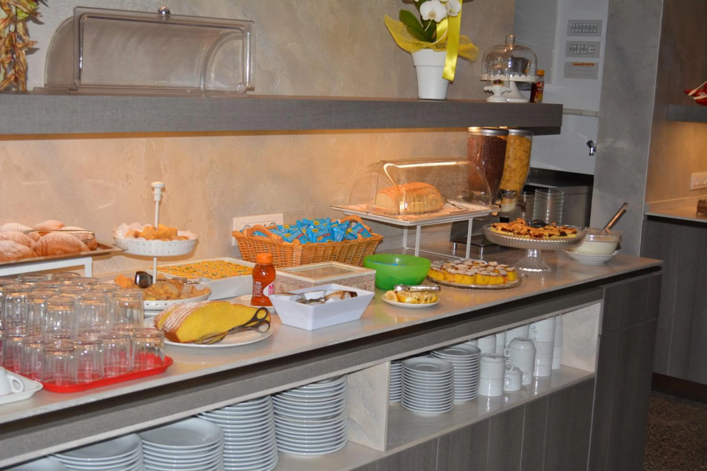 Buffet breakfast in Hotel Universal