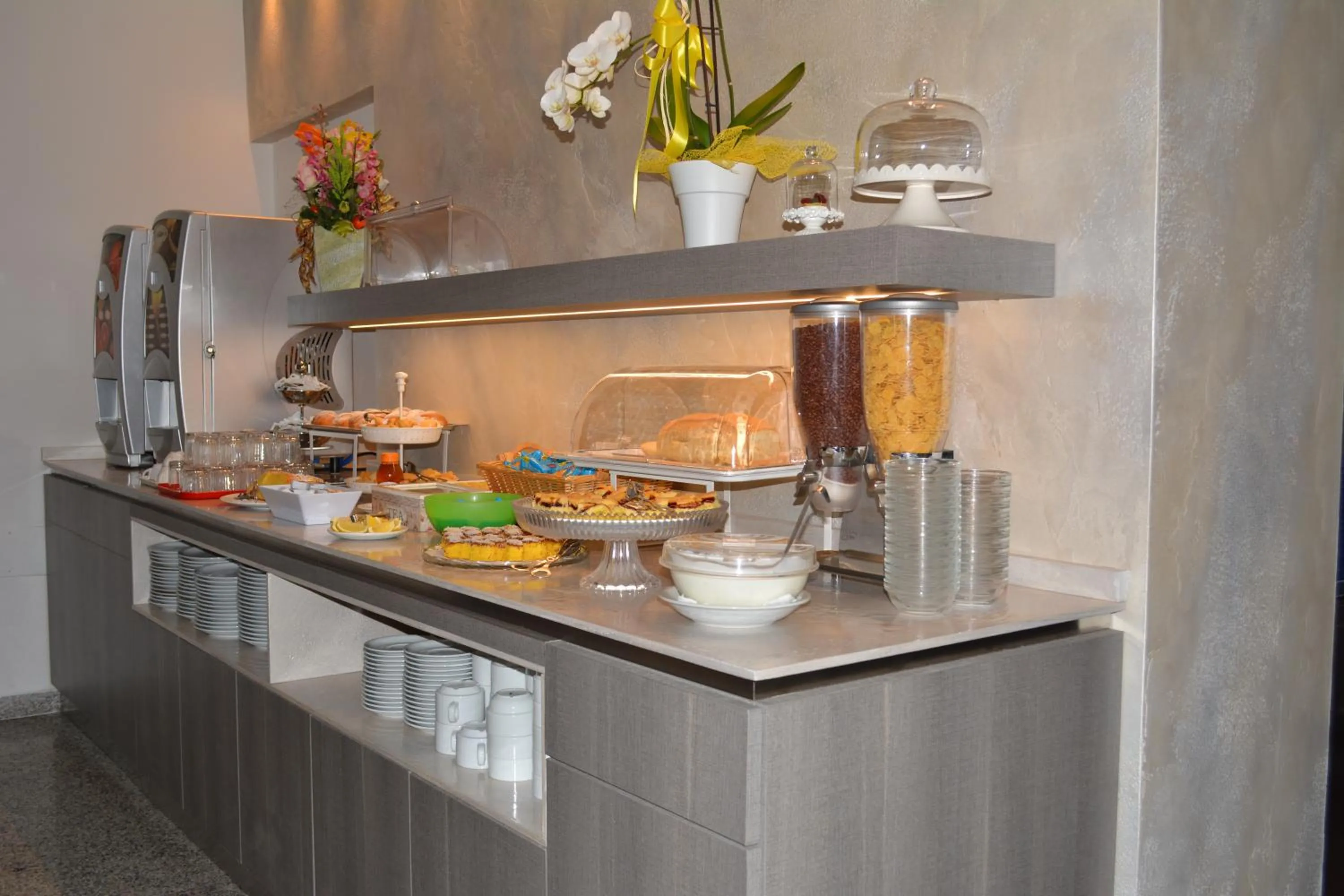 Buffet breakfast in Hotel Universal