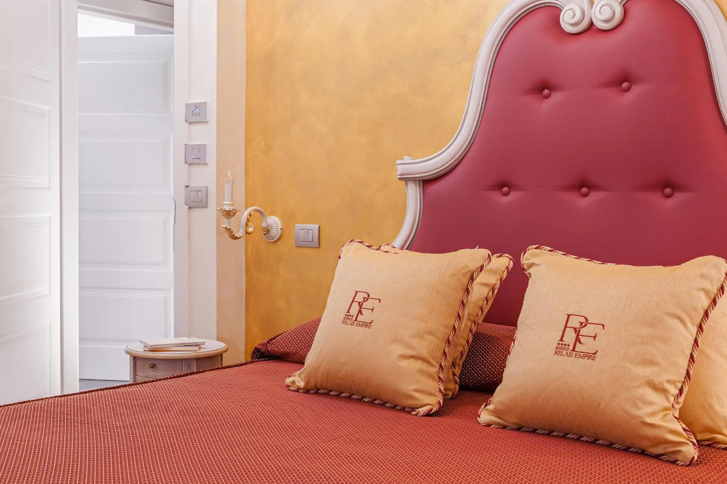 Decorative detail, Bed in Relais Empire