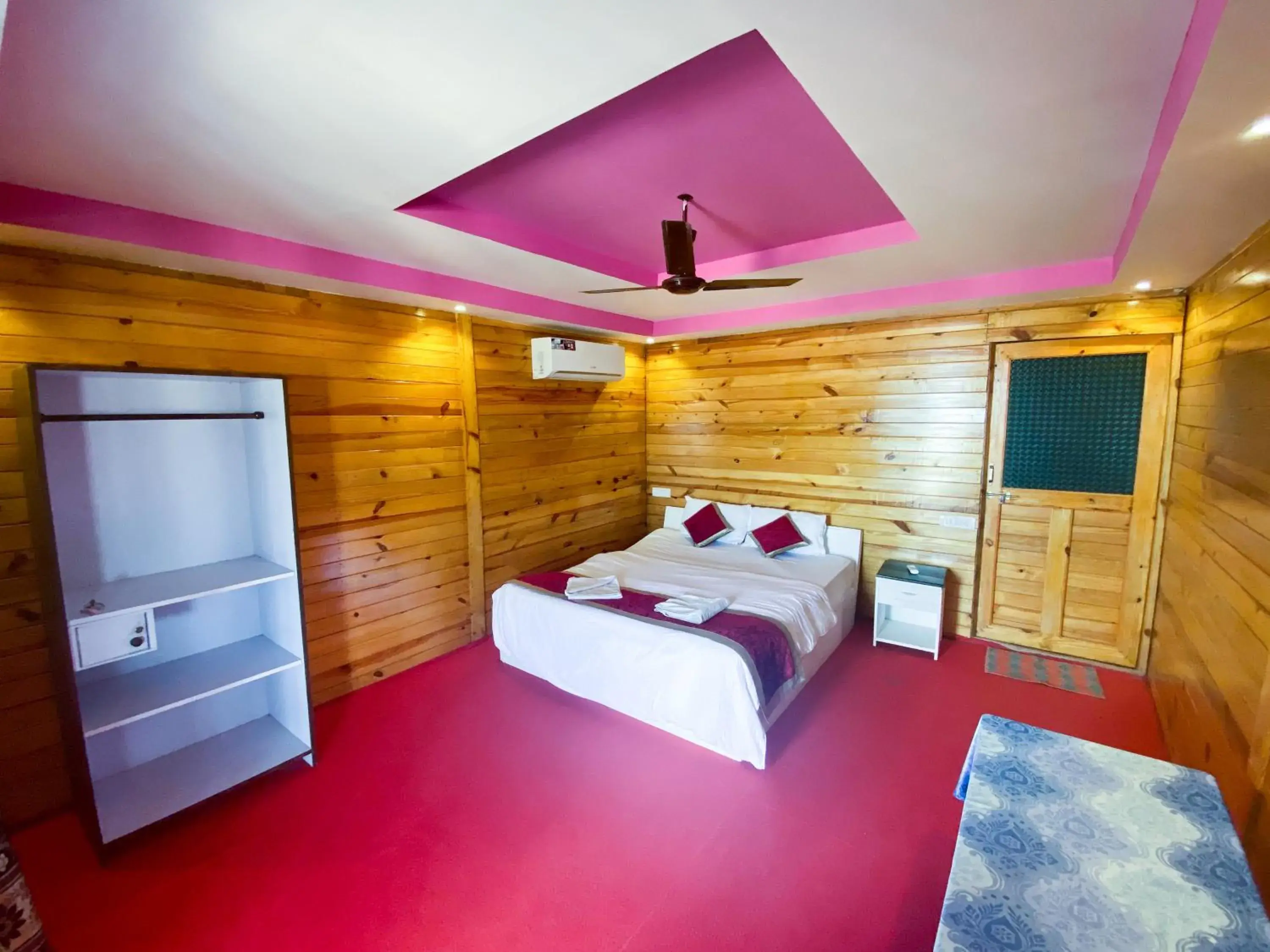 Deluxe Double Room with Garden View in Om Sai Beach Huts Deluxe Double Room with Garden View in Om Sai Beach Huts