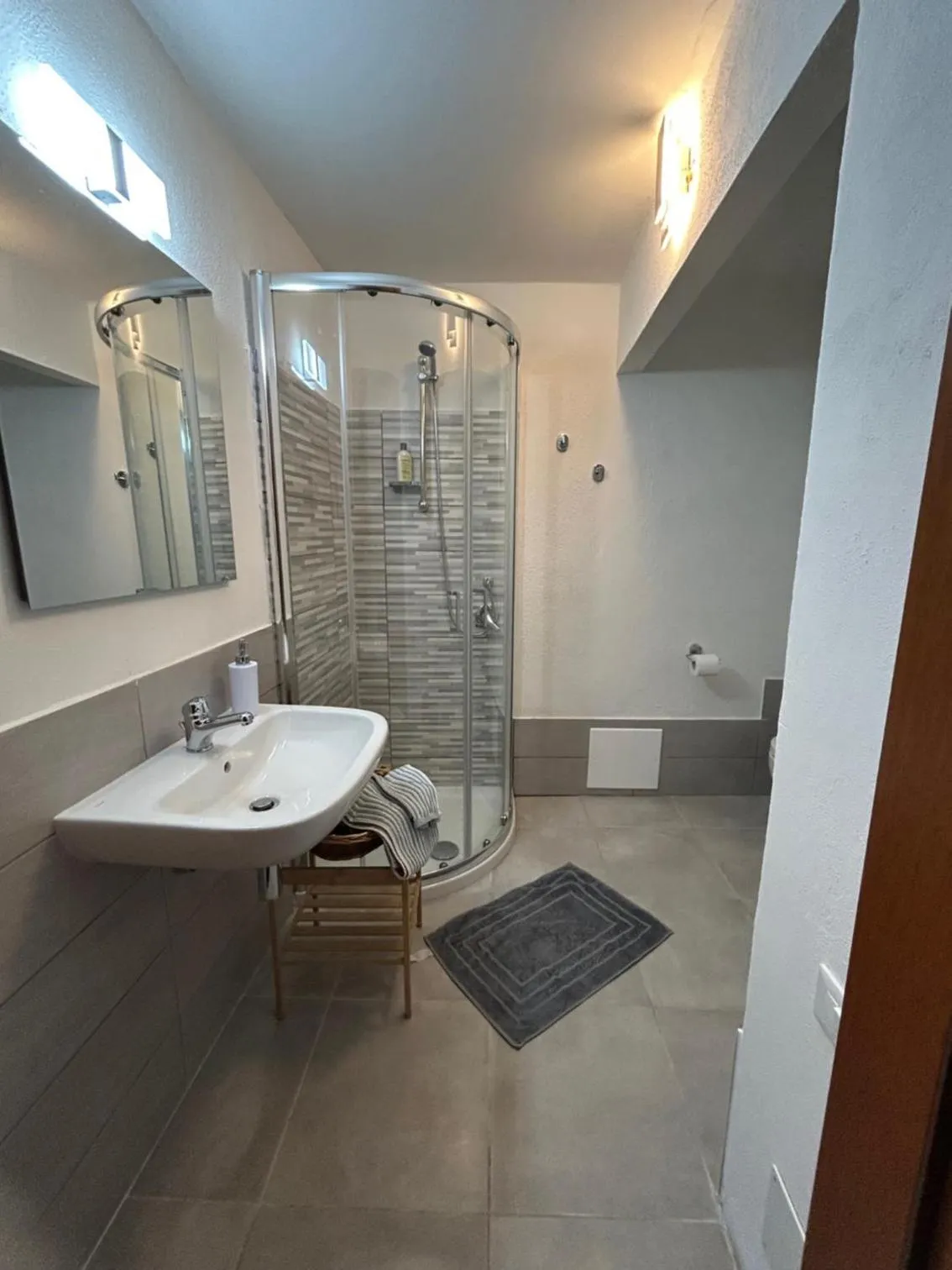 Shower in B&B Gennarcu