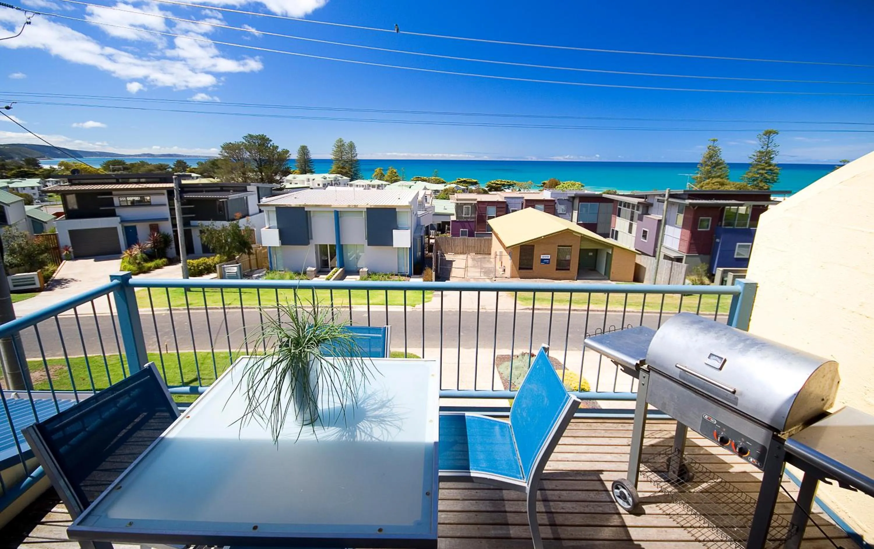 Two-Bedroom Apartment with Sea View in Lorne Ocean Sun Apartments