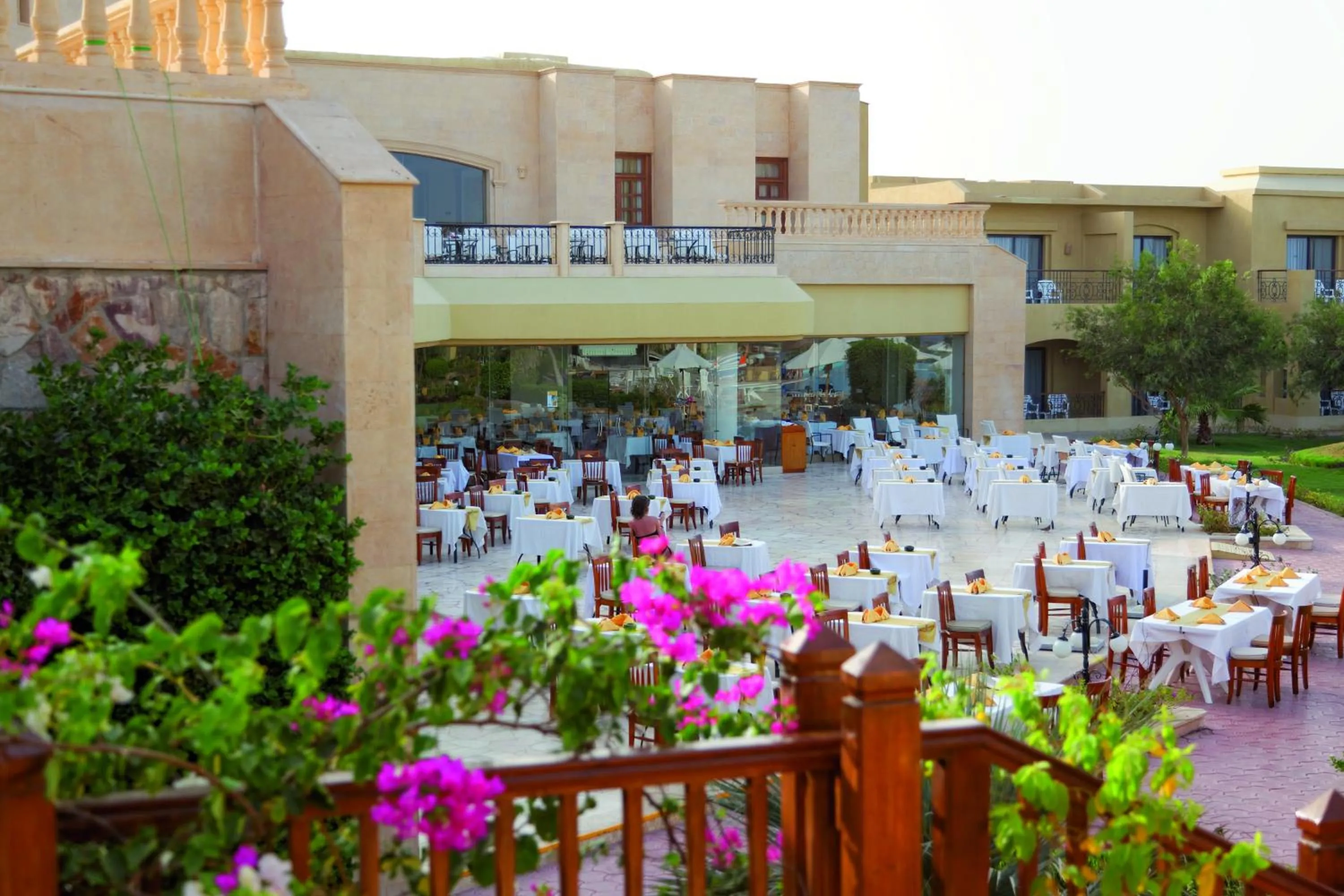 Restaurant/places to eat in Three Corners Fayrouz Plaza Beach Resort