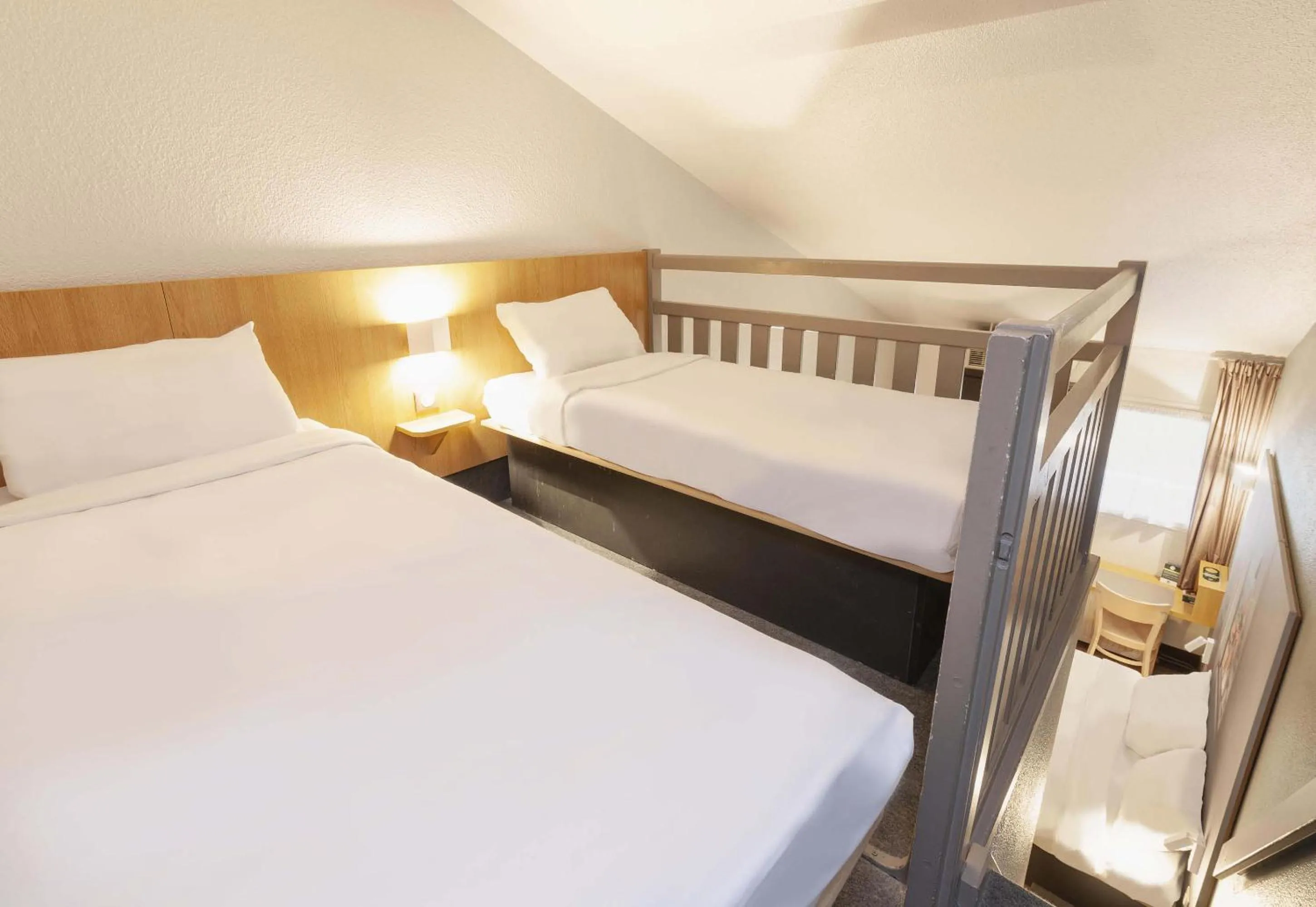 Bedroom, Bed in B&B HOTEL Bayonne