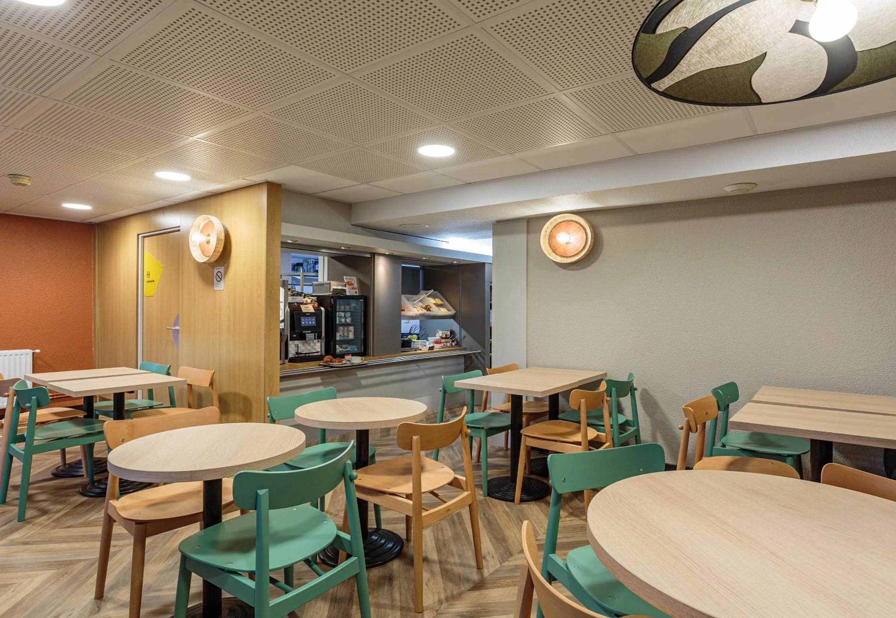 Restaurant/places to eat in B&B HOTEL Bayonne