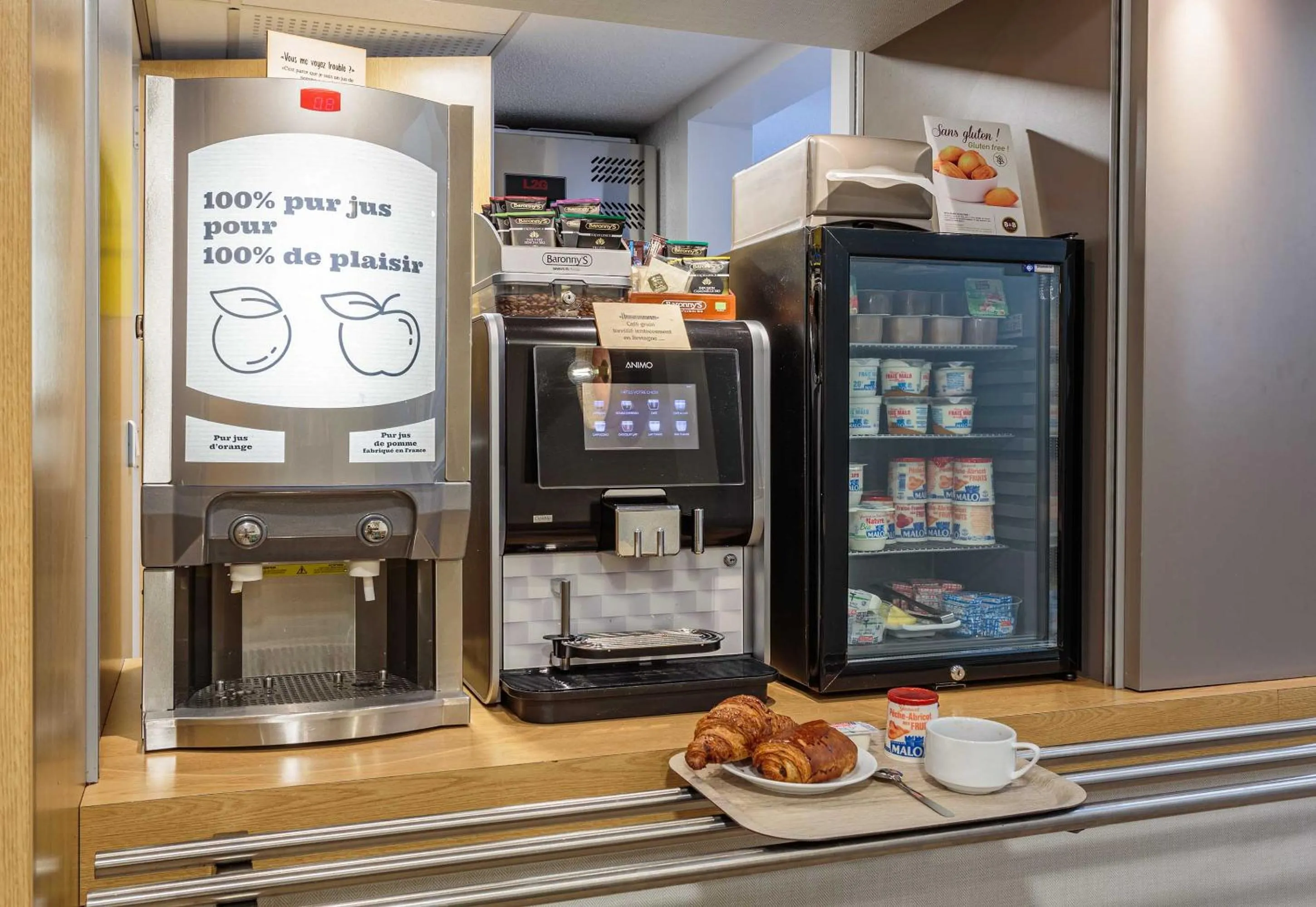 Buffet breakfast in B&B HOTEL Bayonne