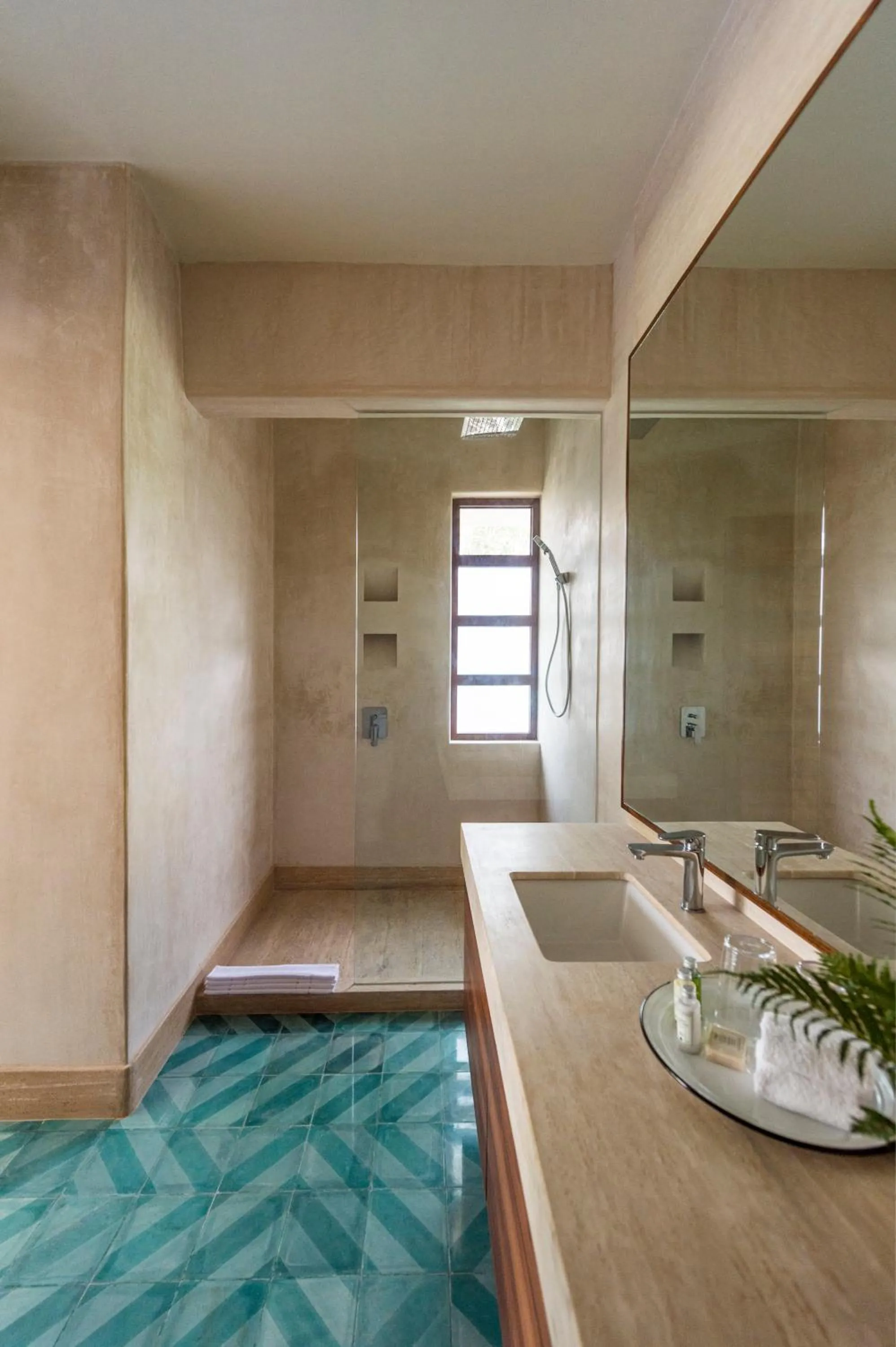 Shower in Hotel Tiki Tiki Tulum