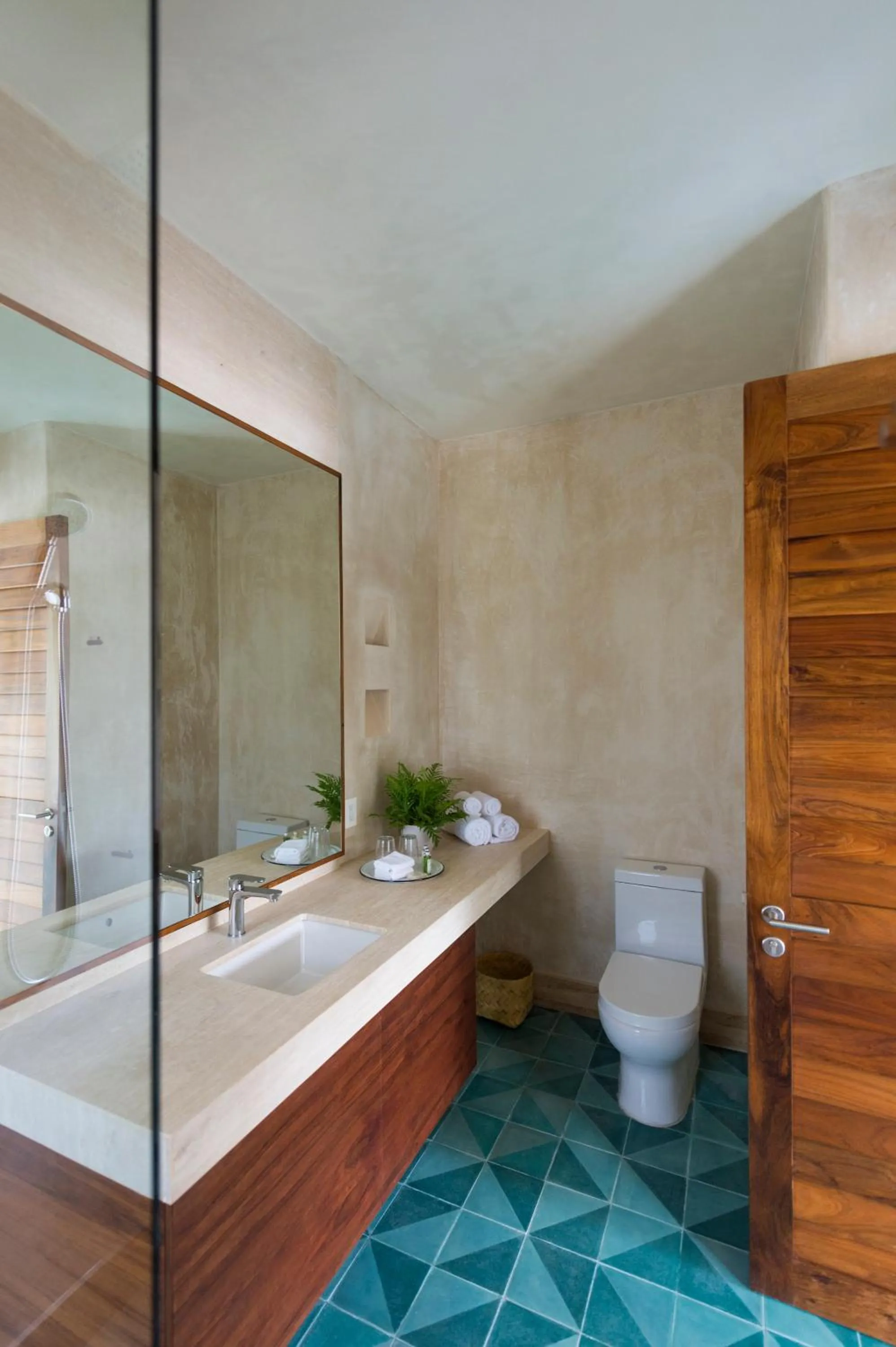 Shower in Hotel Tiki Tiki Tulum