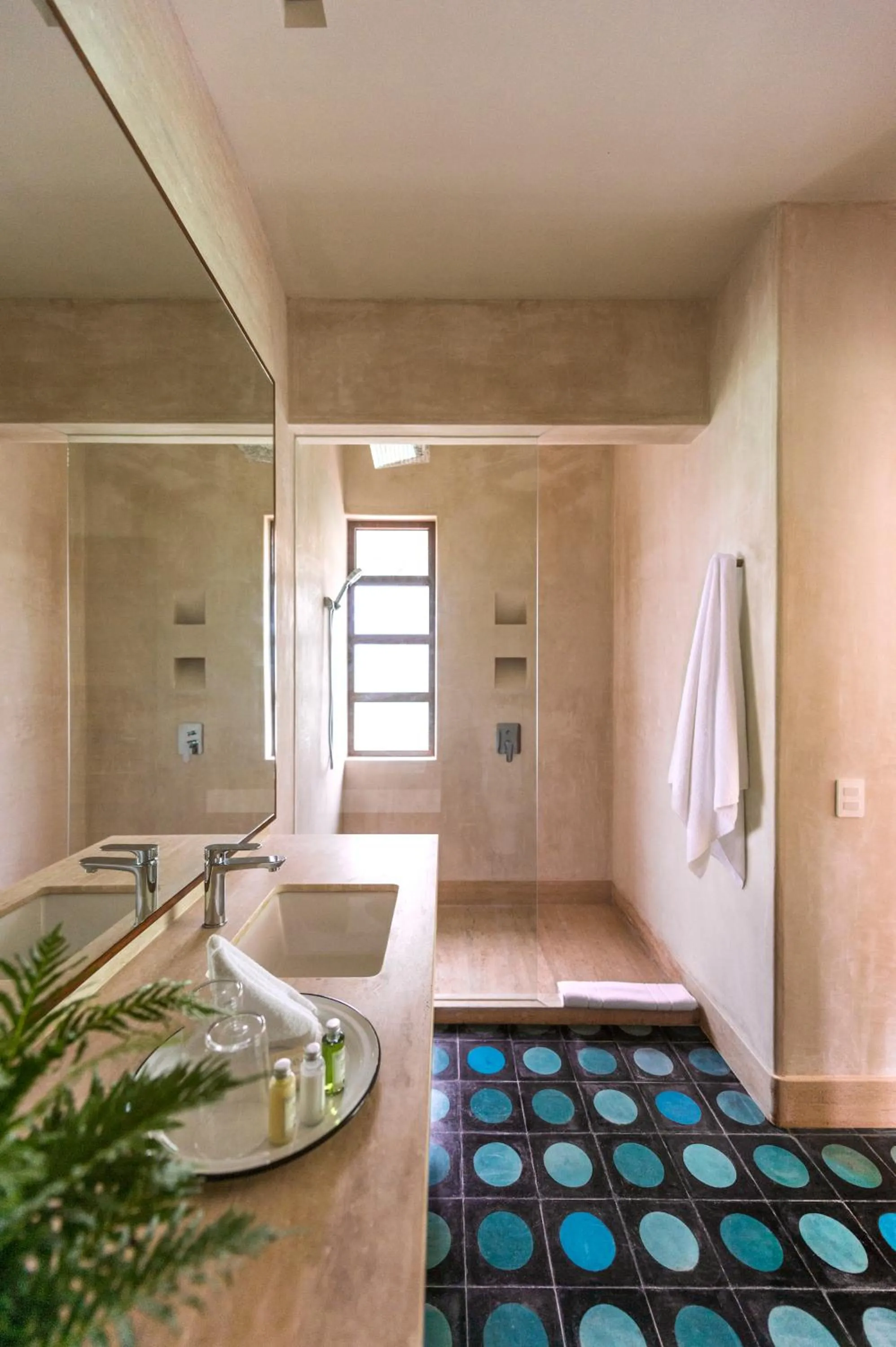 Shower in Hotel Tiki Tiki Tulum