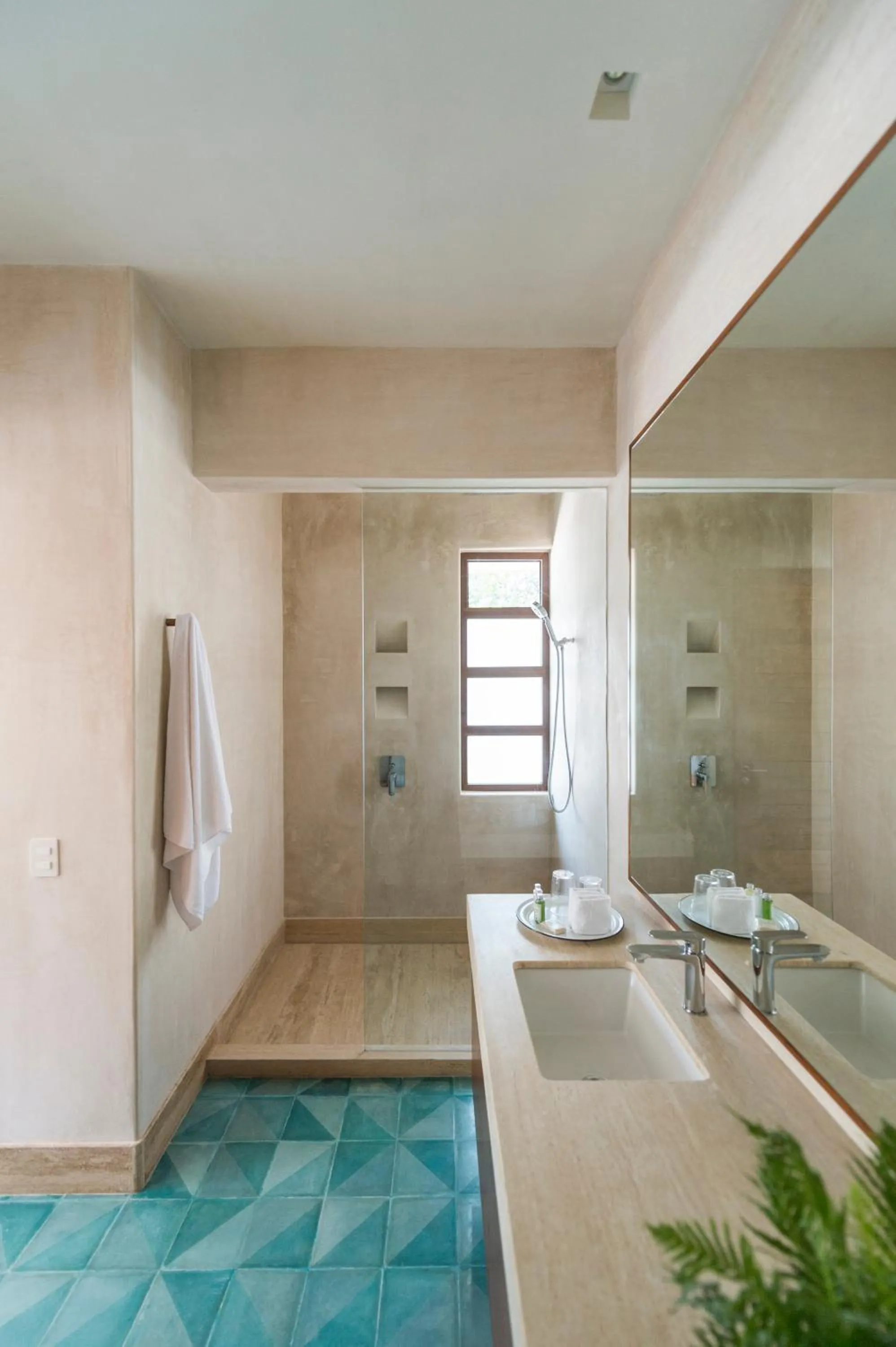 Shower in Hotel Tiki Tiki Tulum