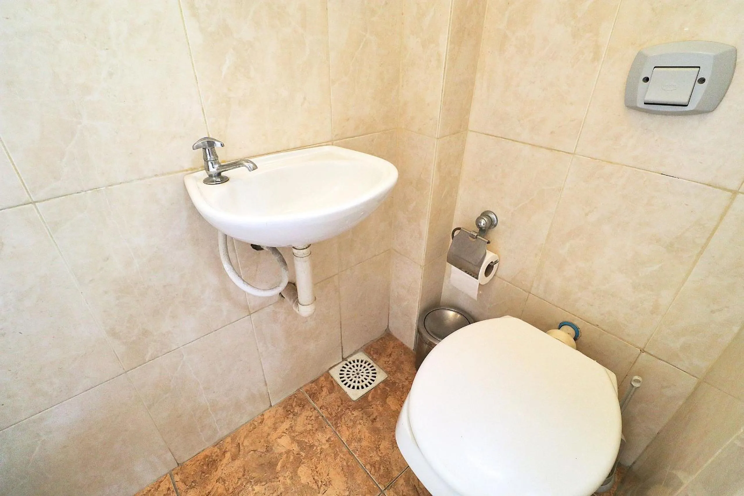 Toilet in Rio Spot Atlantica 2440